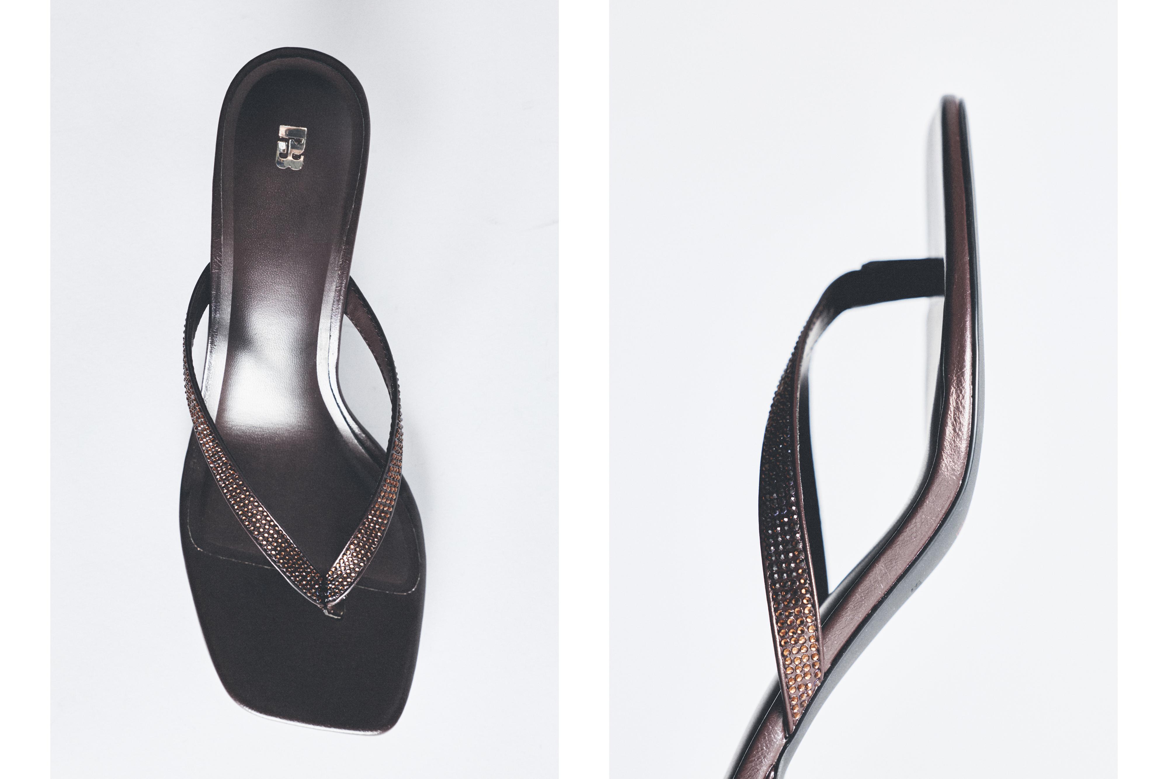Heeled sandals with rhinestones — Maroon