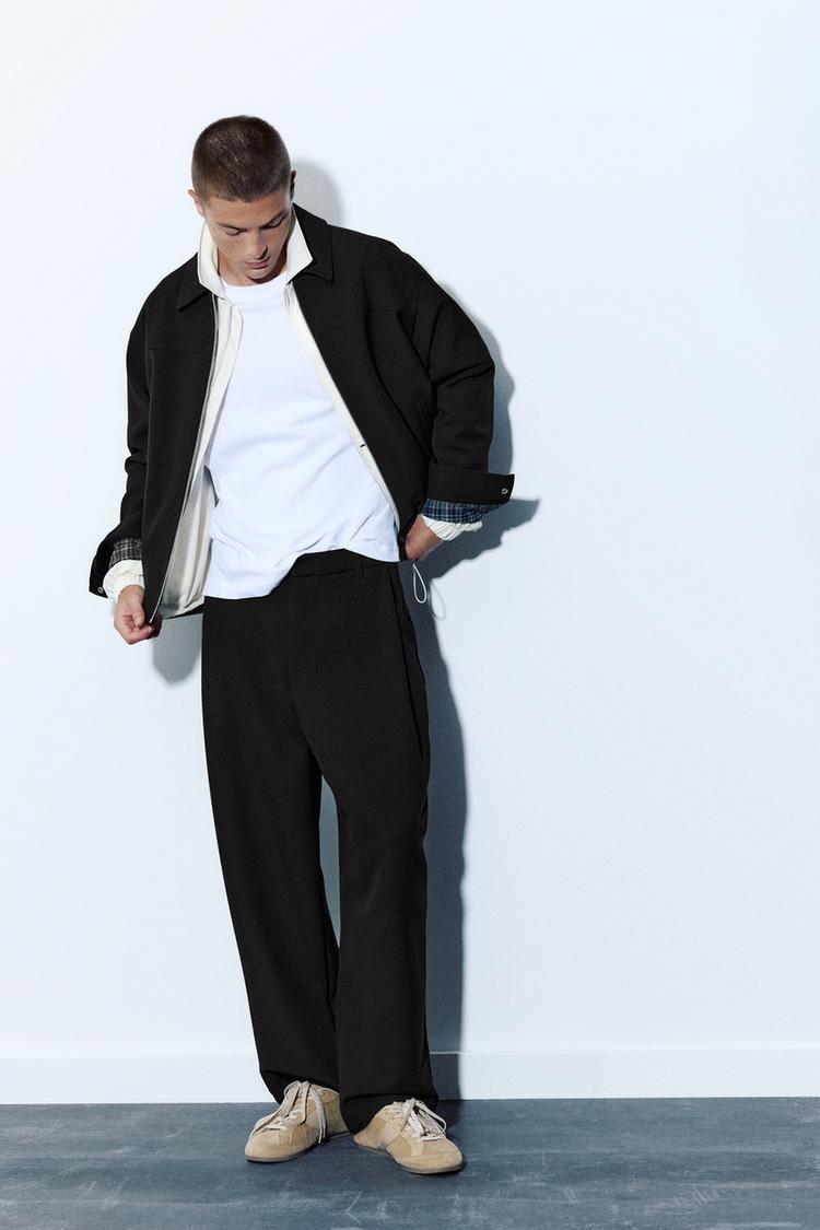 Straight tailored fit trousers — Black