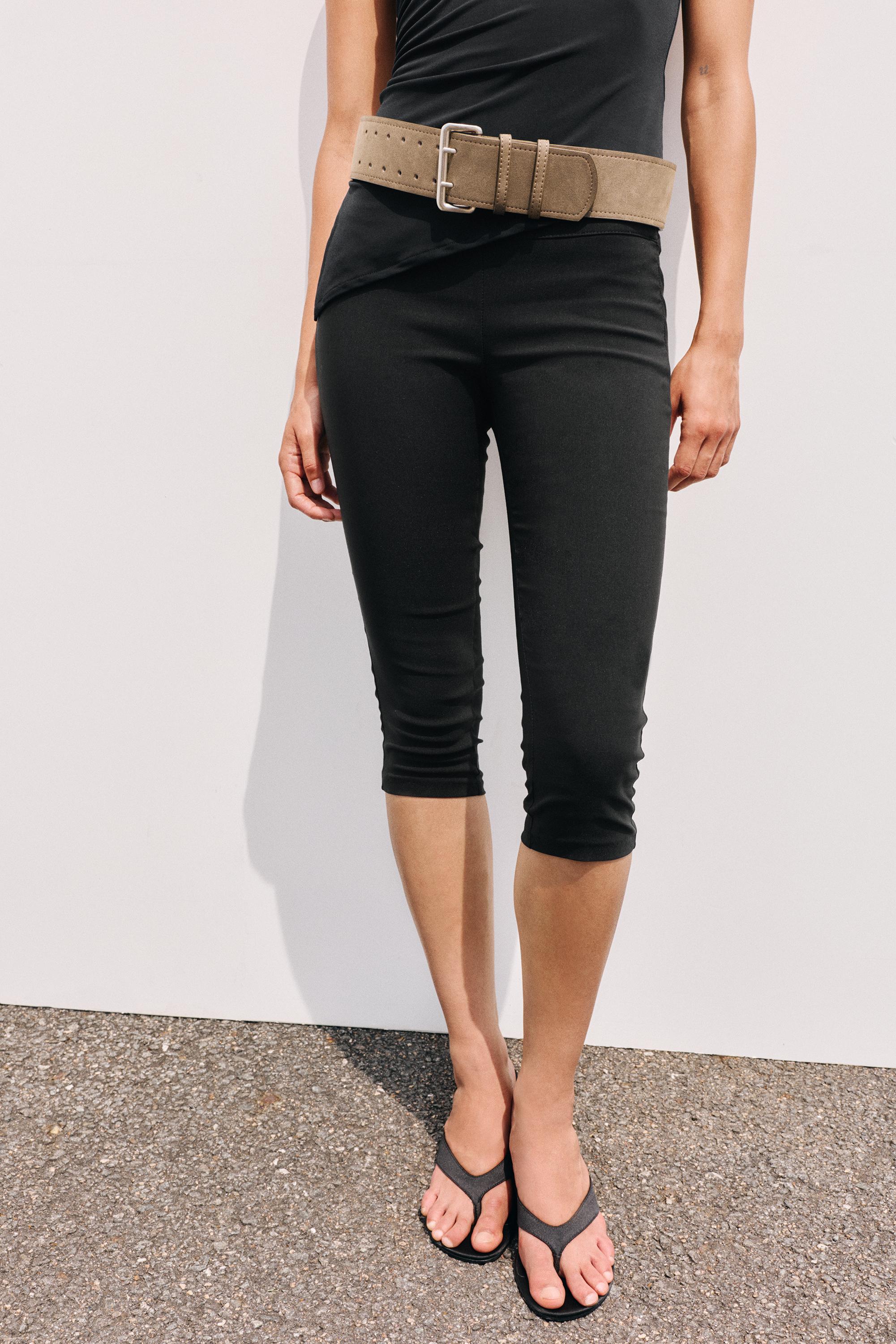 Wide-waist capris — Black
