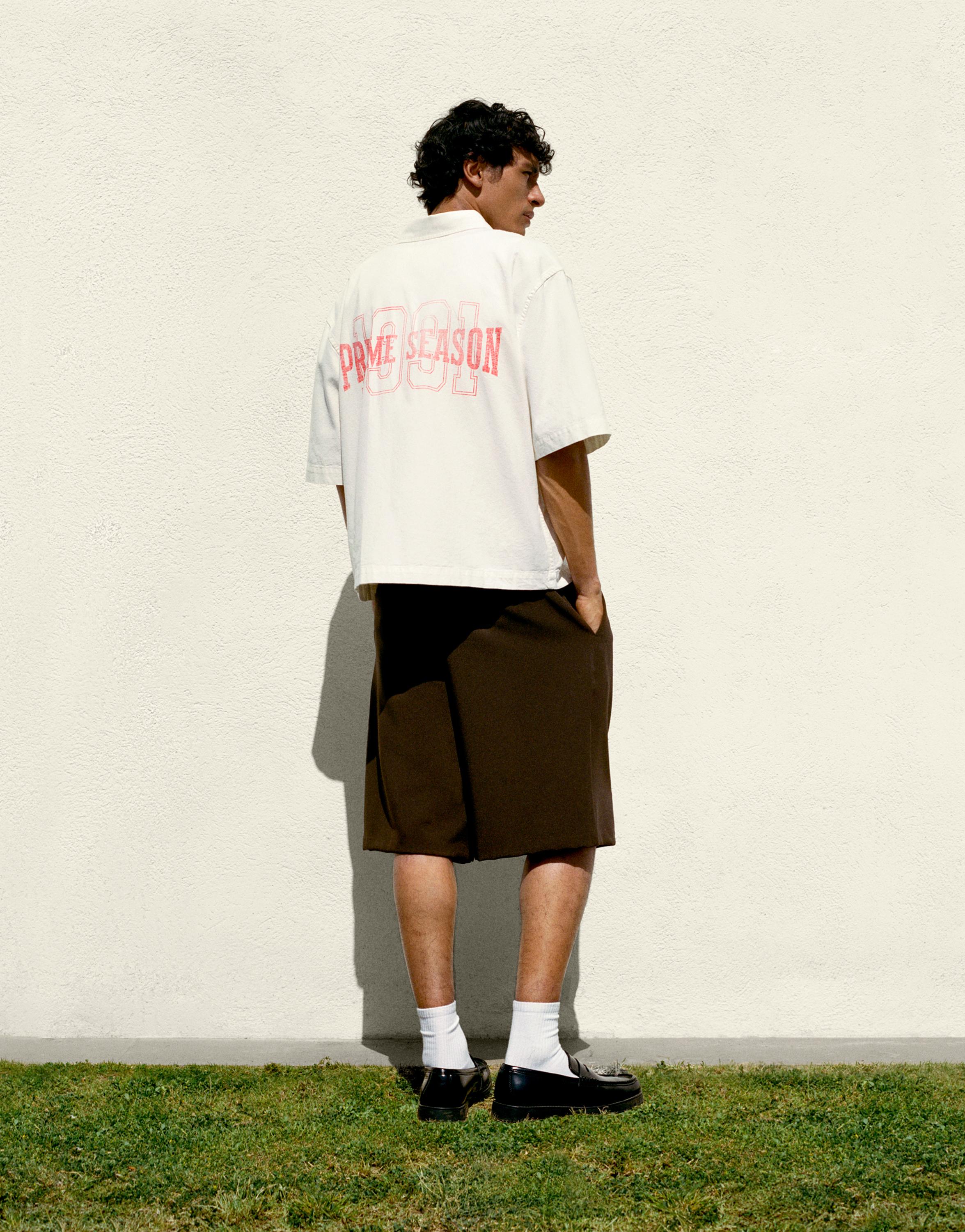 Smart Bermuda shorts with pleats — Chocolate