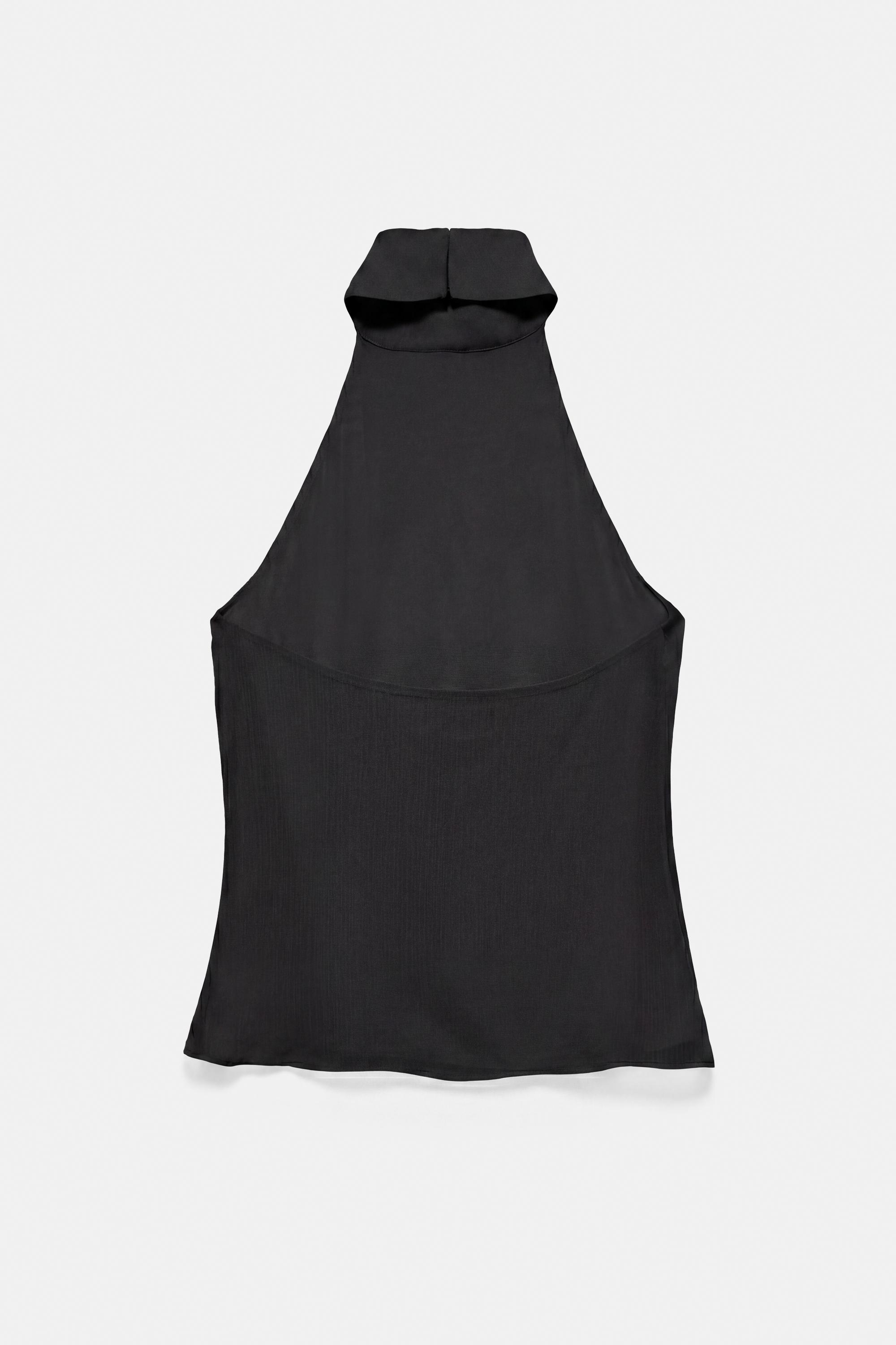 Flowing halter top — Black