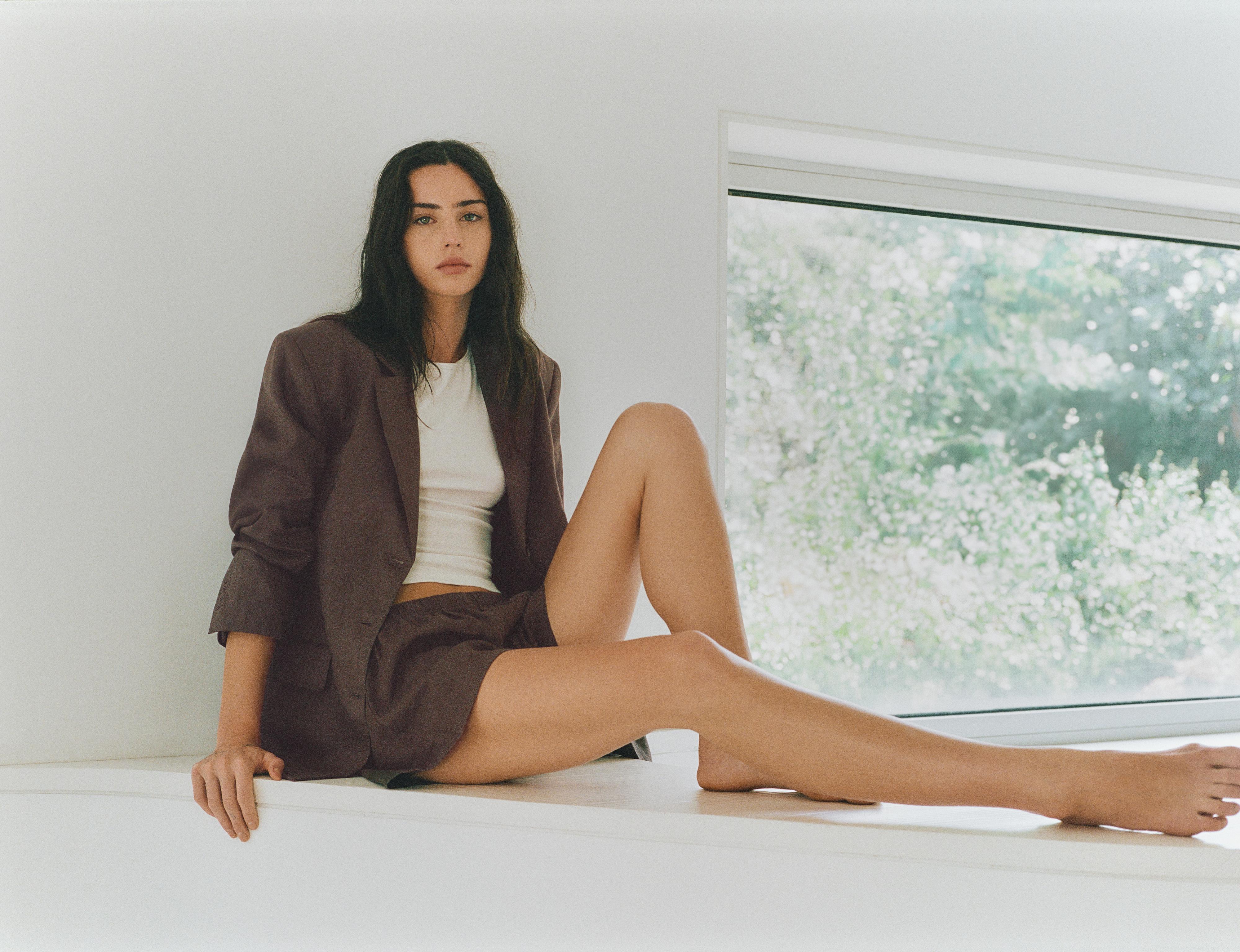100% linen fitted blazer — Taupe