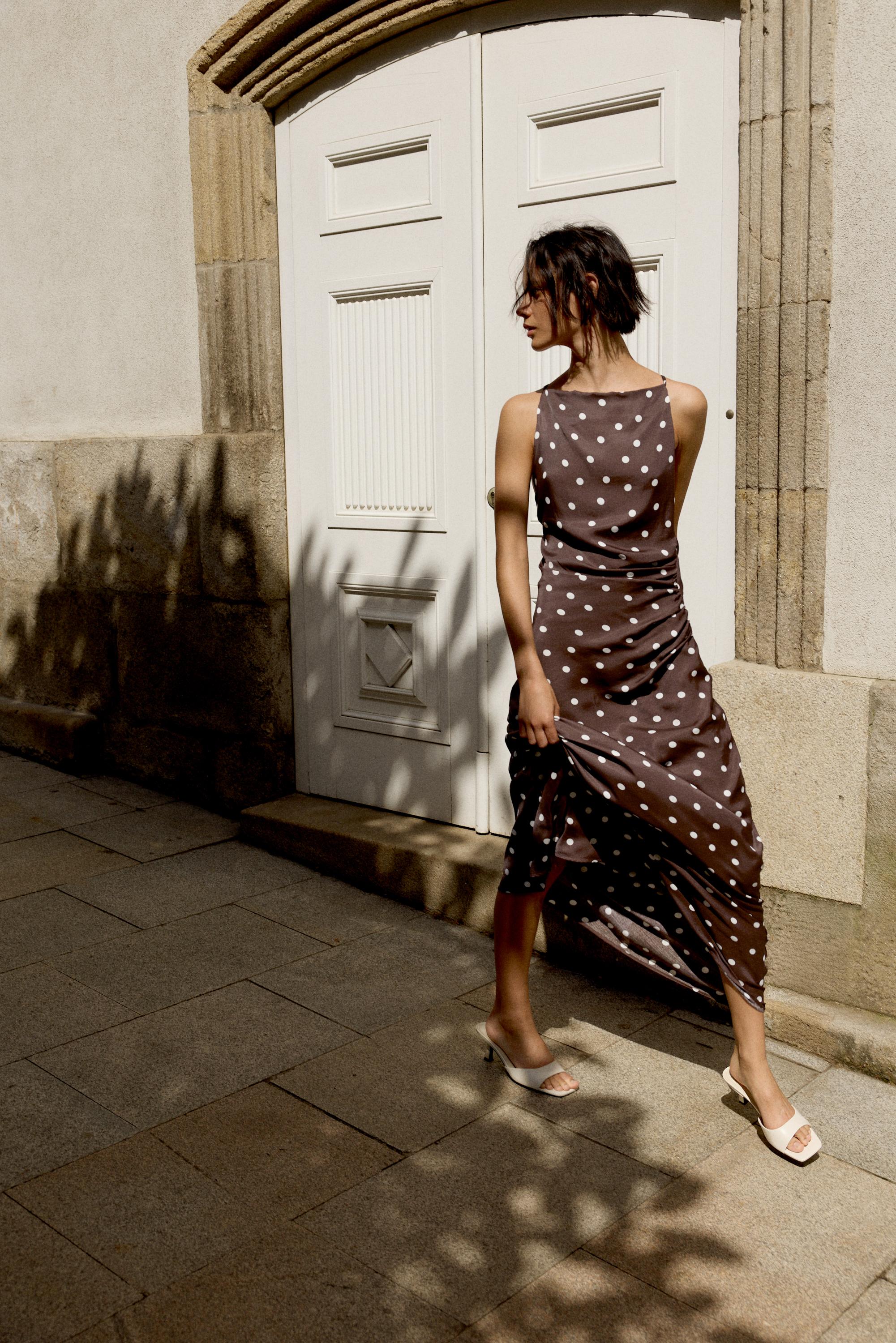 Vestido Acetinado Bolinhas Drapeado