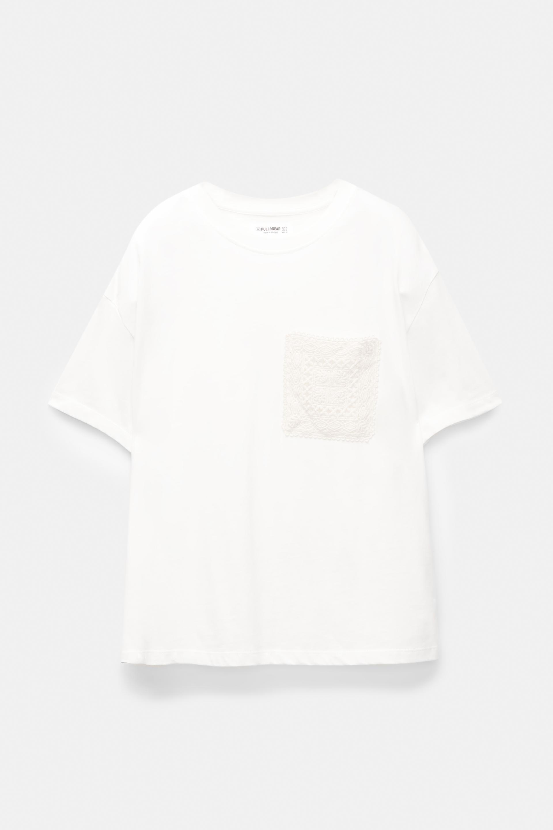 Camiseta bolsillo crochet PULL&BEAR