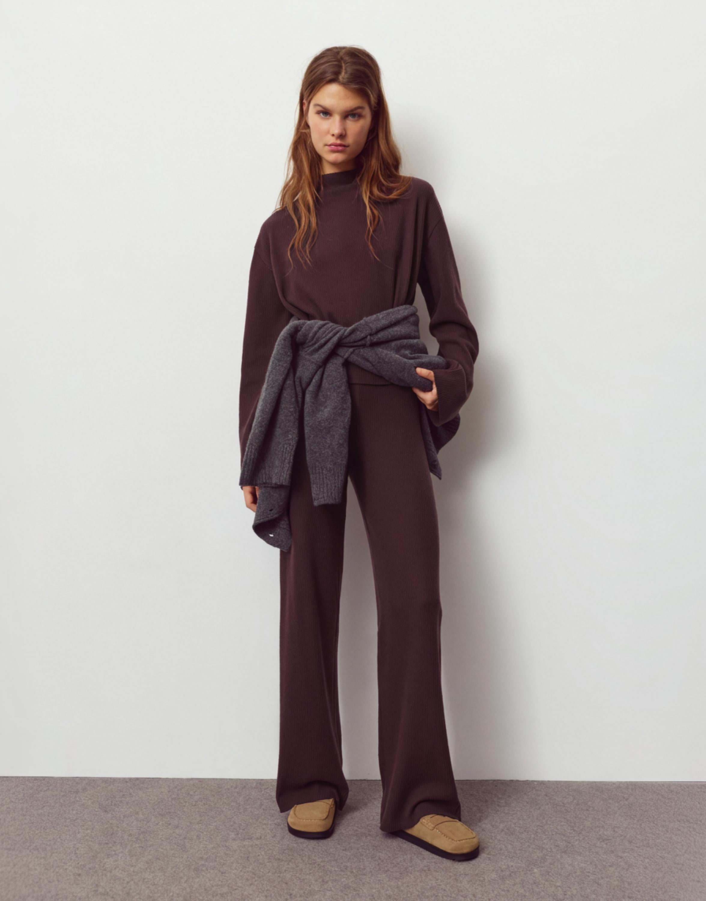 Soft touch straight fit trousers — Burgundy
