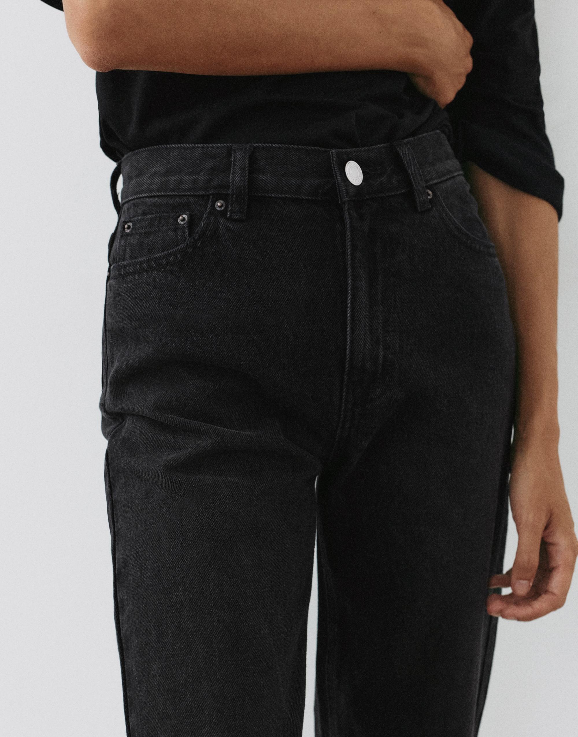 High-waist mom jeans — Black