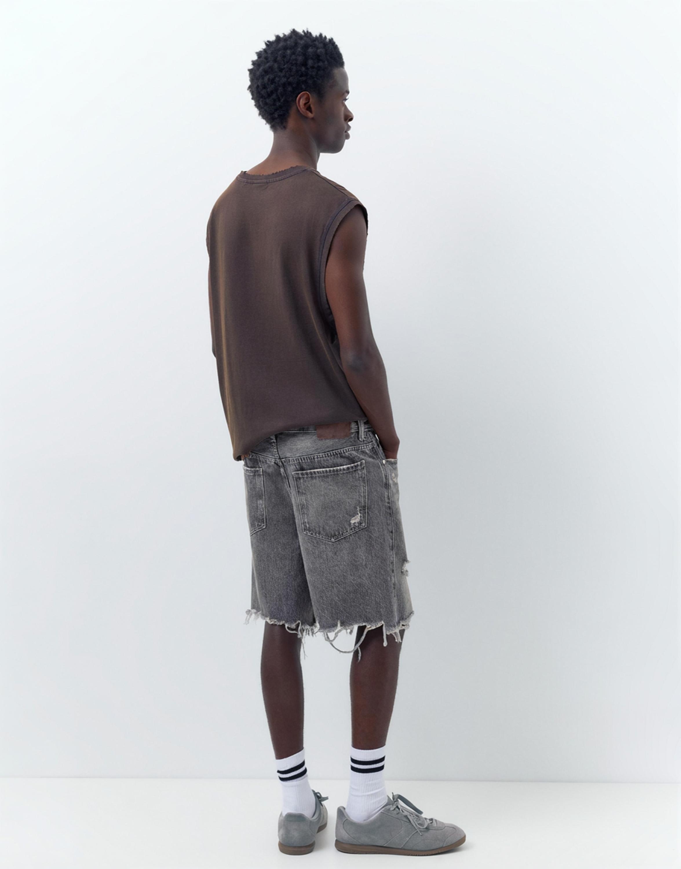 Straight-leg denim Bermuda shorts — Dark grey