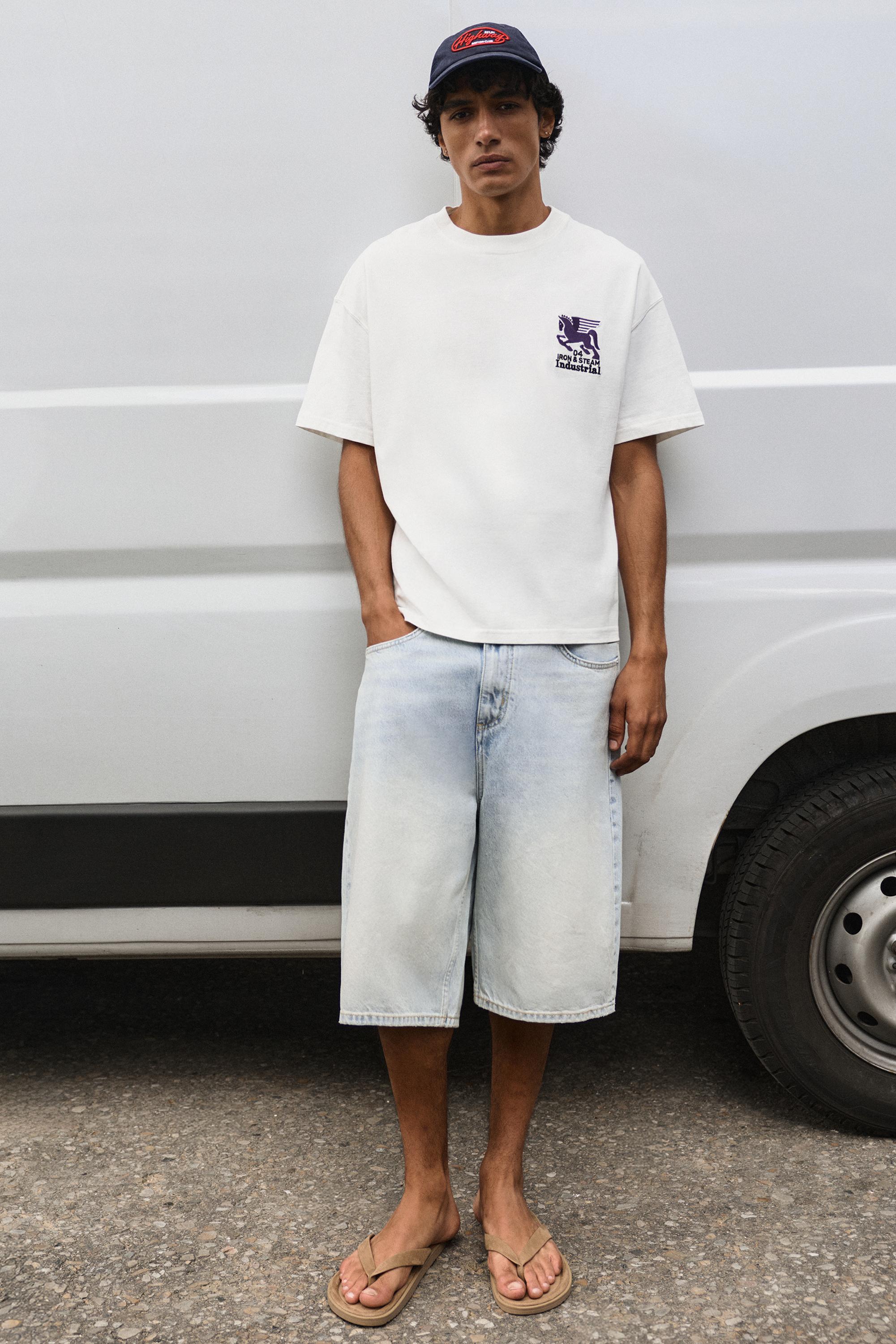 Boxy T-shirt with graphic embroidery — White