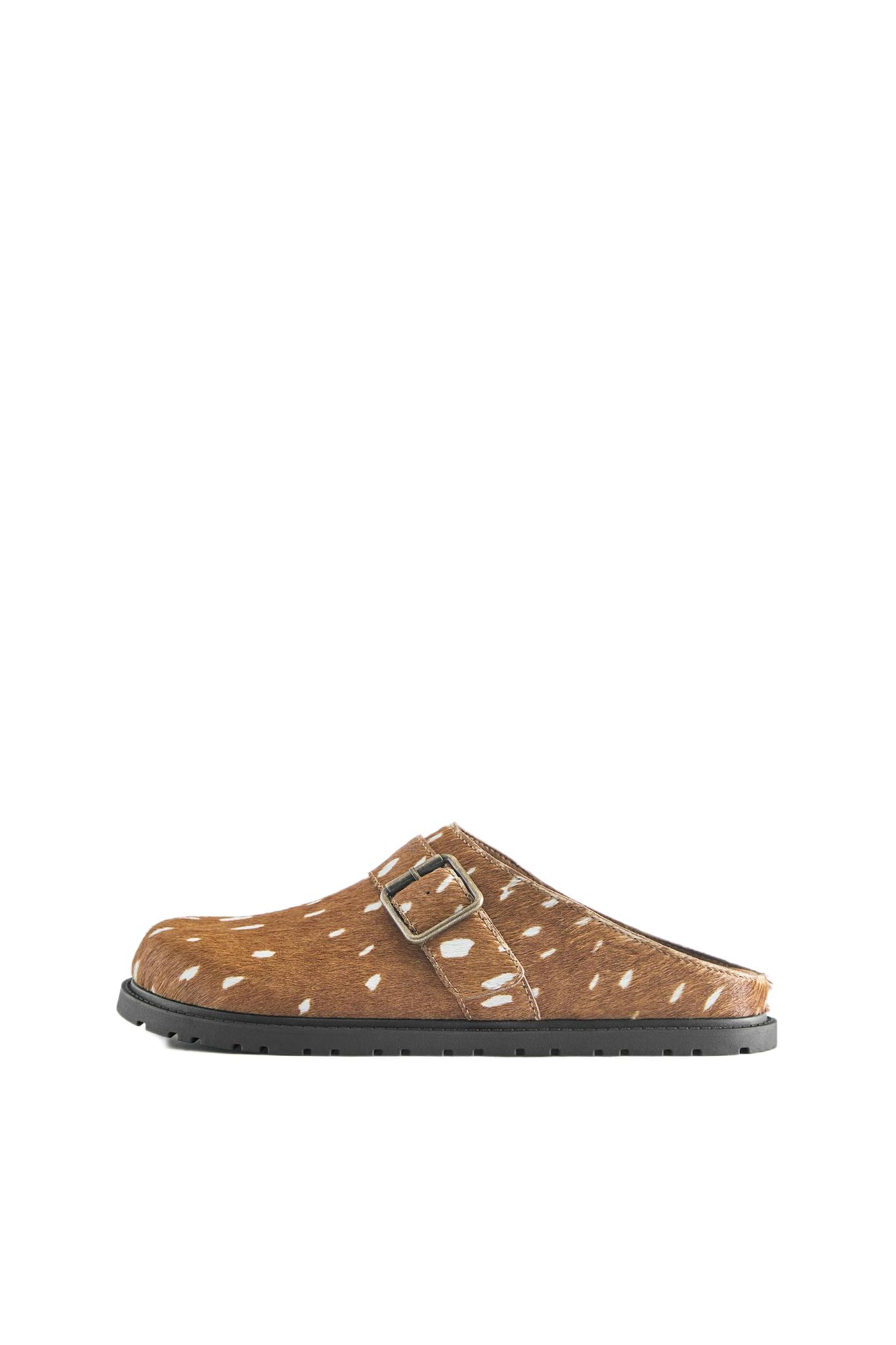 Leather buckle clogs — Brown
