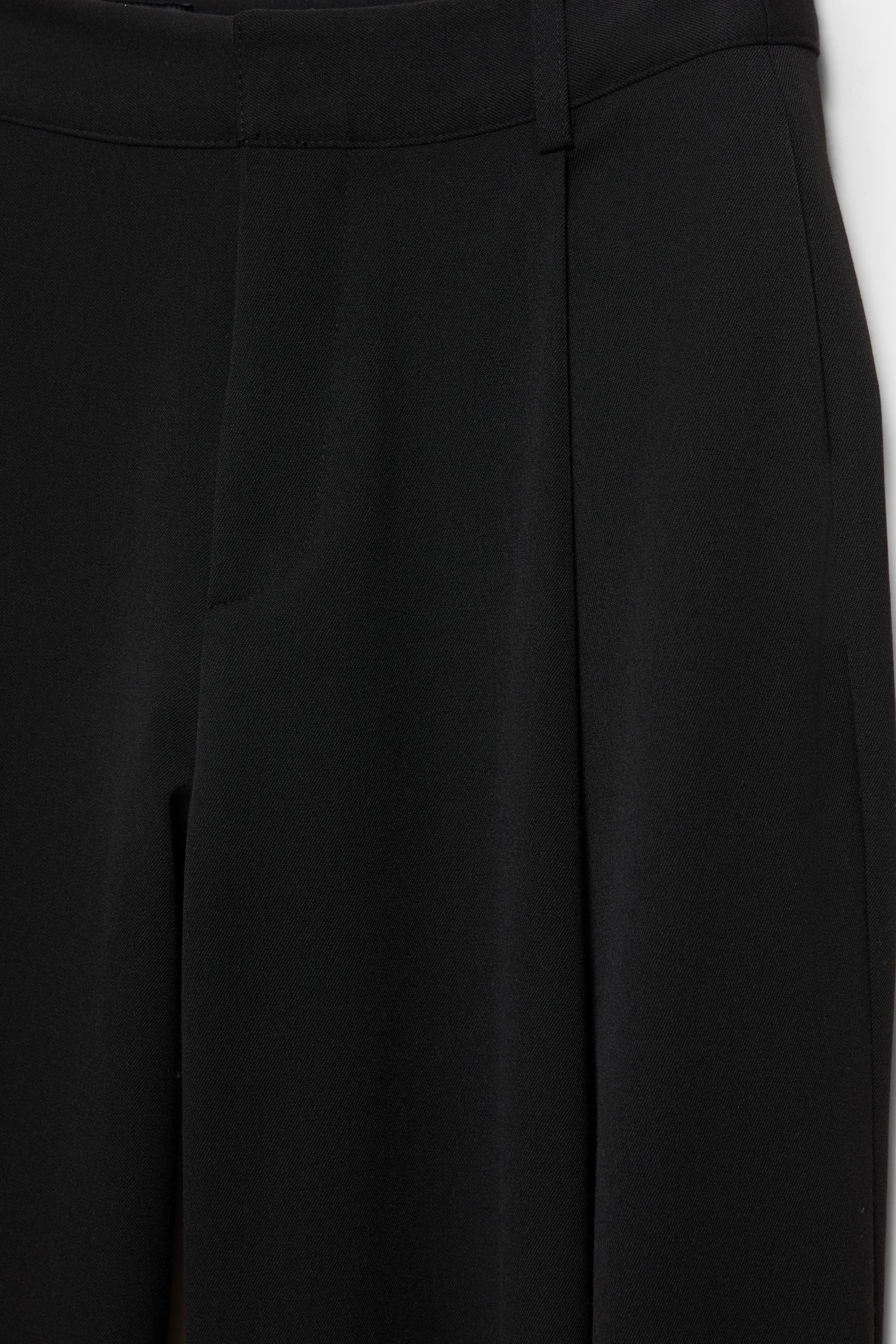 Darted sarouel trousers — Black