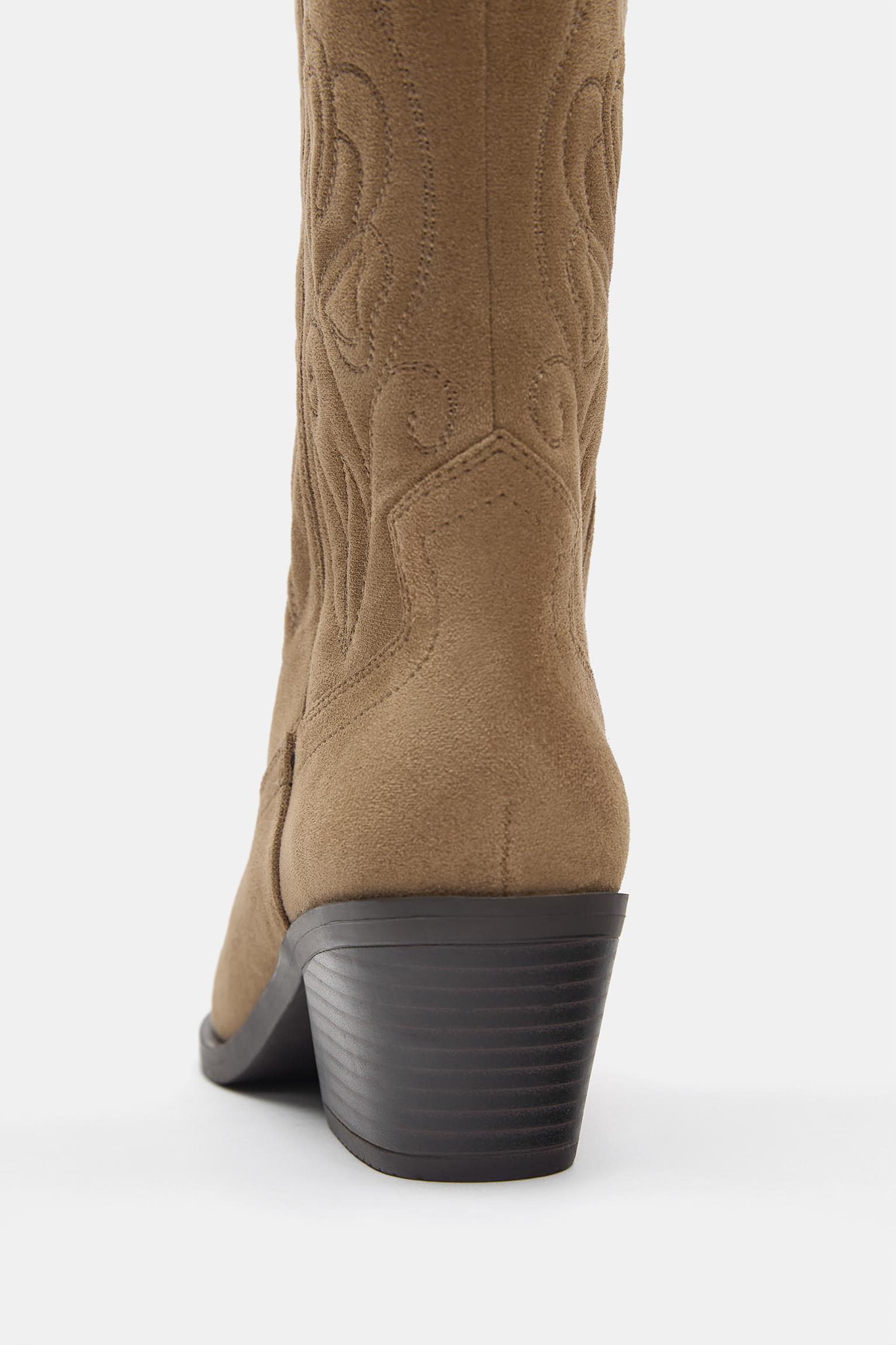 cowboy boots — Brown