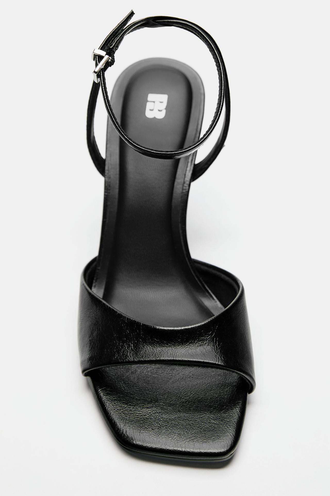 Heeled sandals — Black