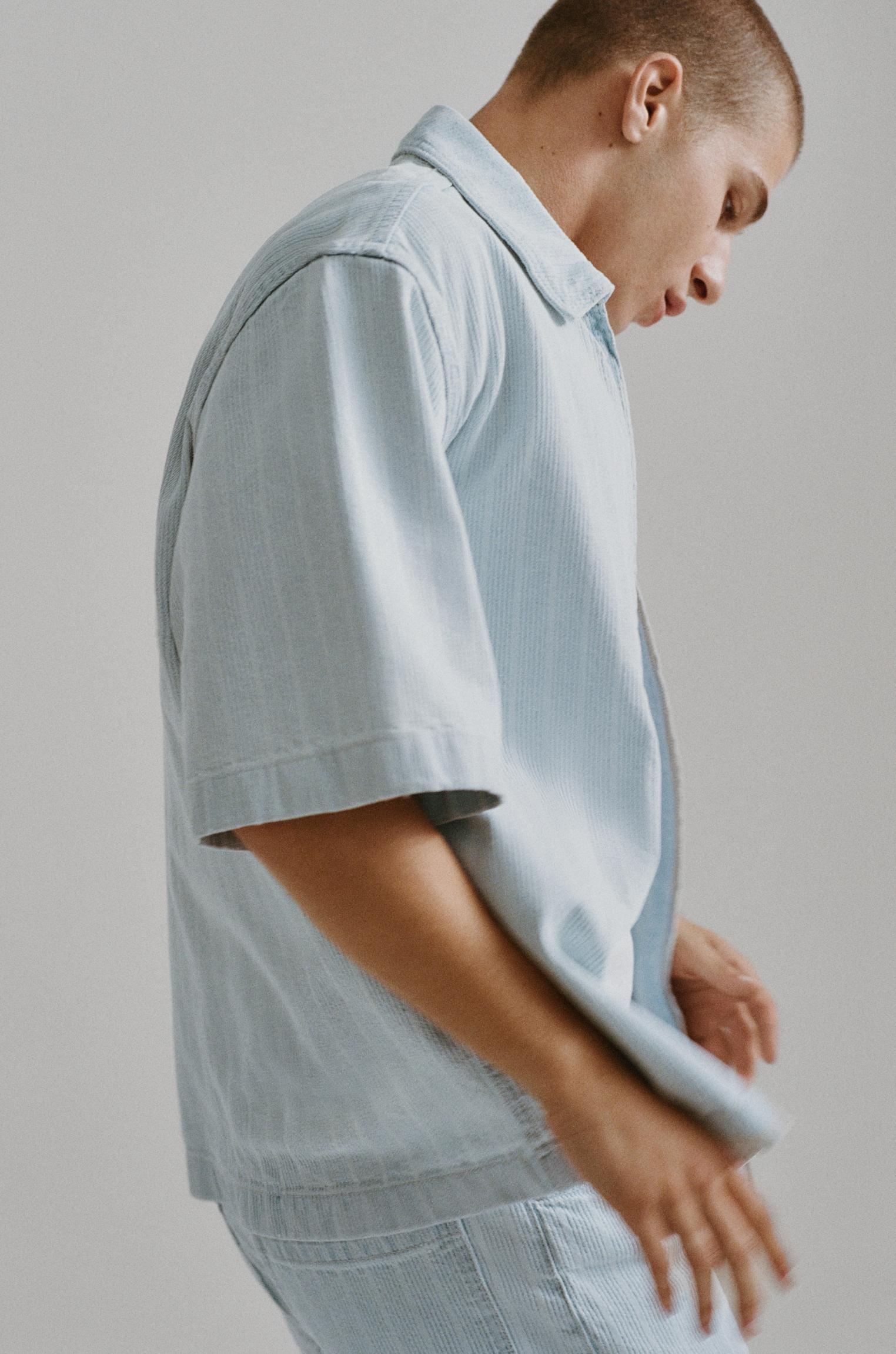 Zip-up denim shirt — Pale blue