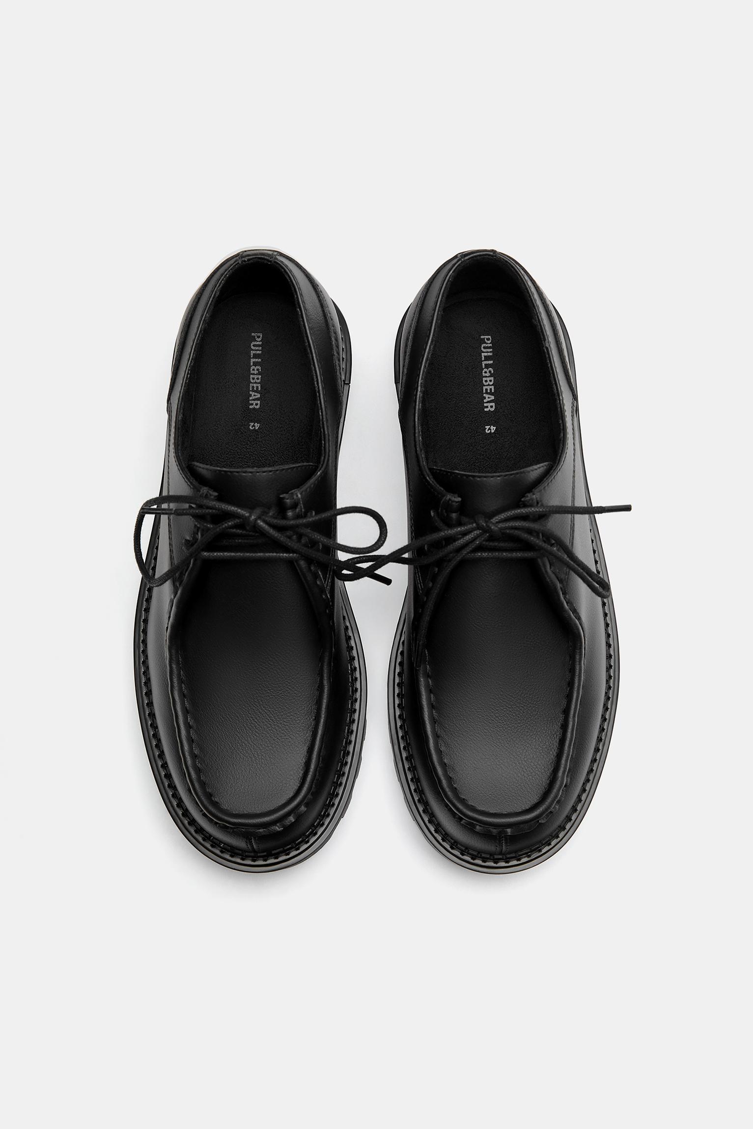 Lace-up flat shoes — Black