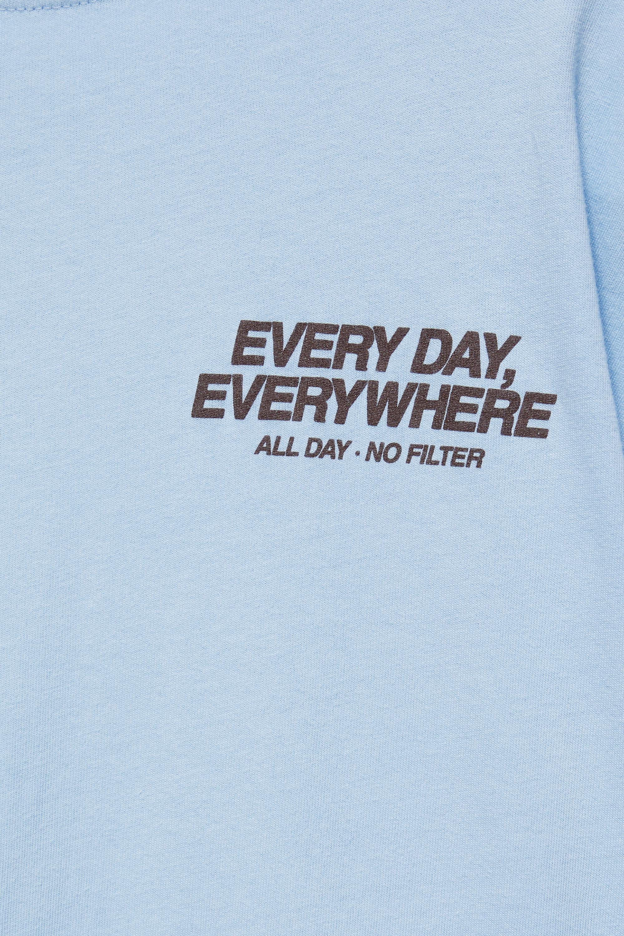 Oversize graphic T-shirt — Pastel blue