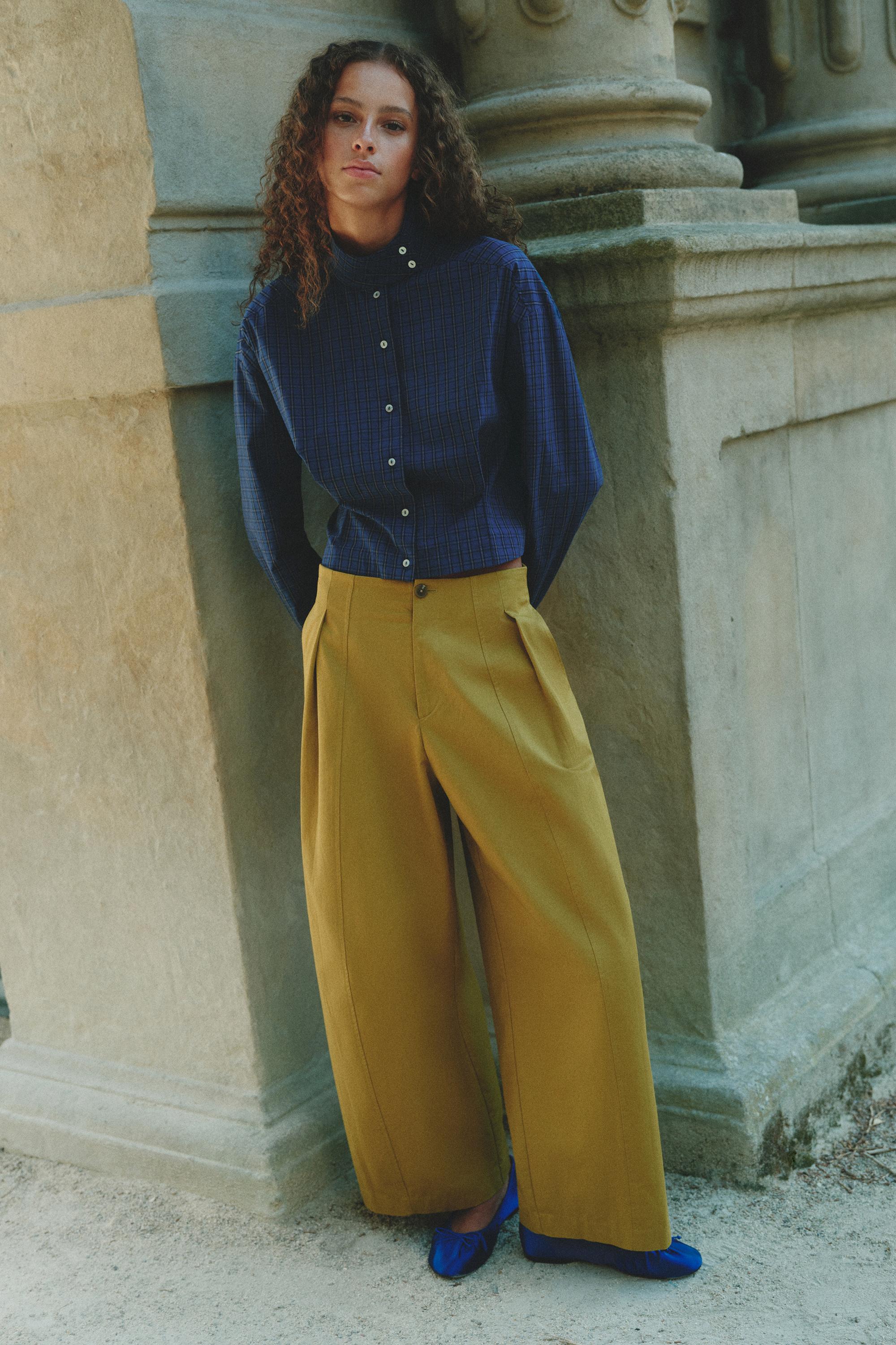 Darted barrel trousers — Olive