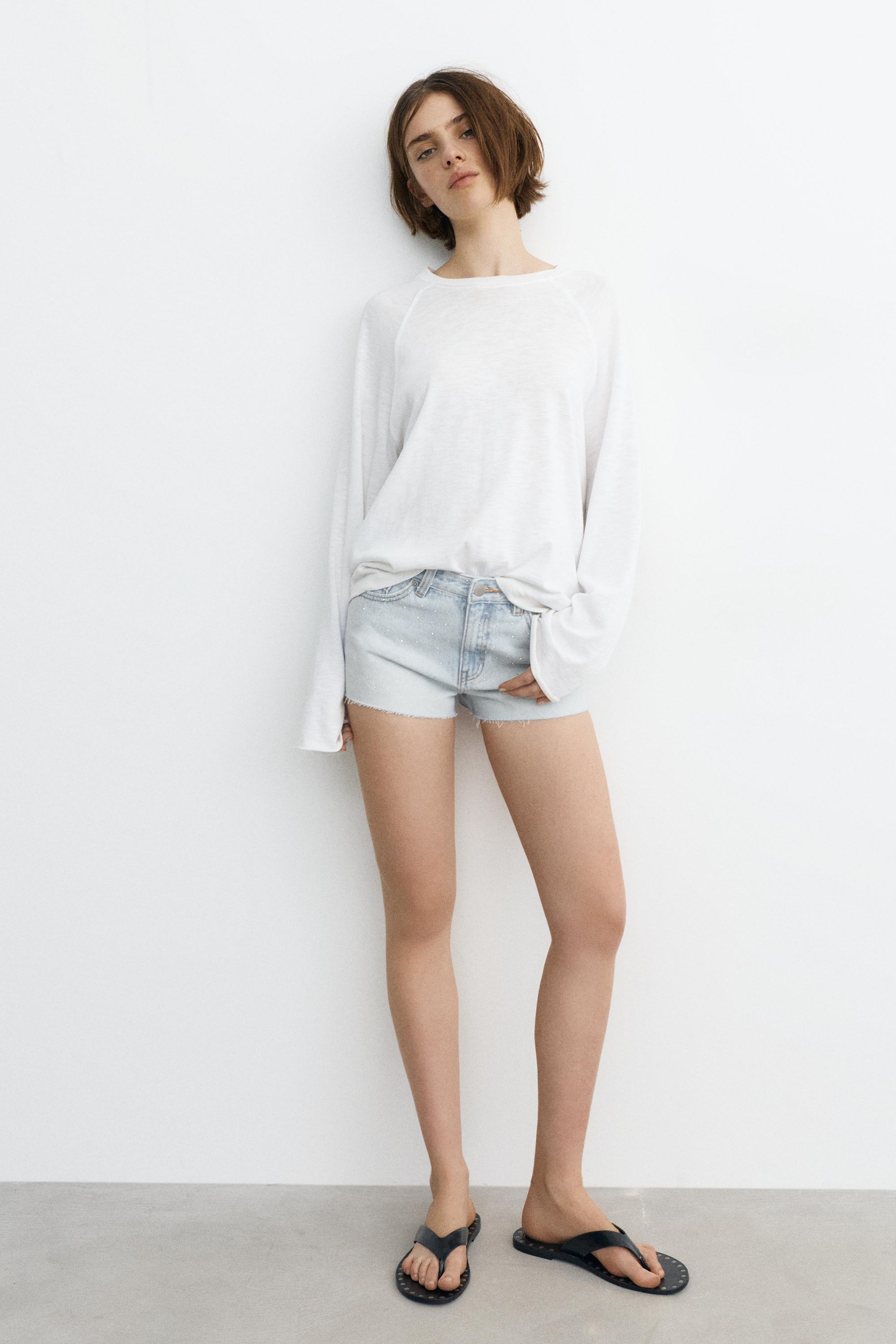 Mid-waist rhinestone denim shorts — Pale blue