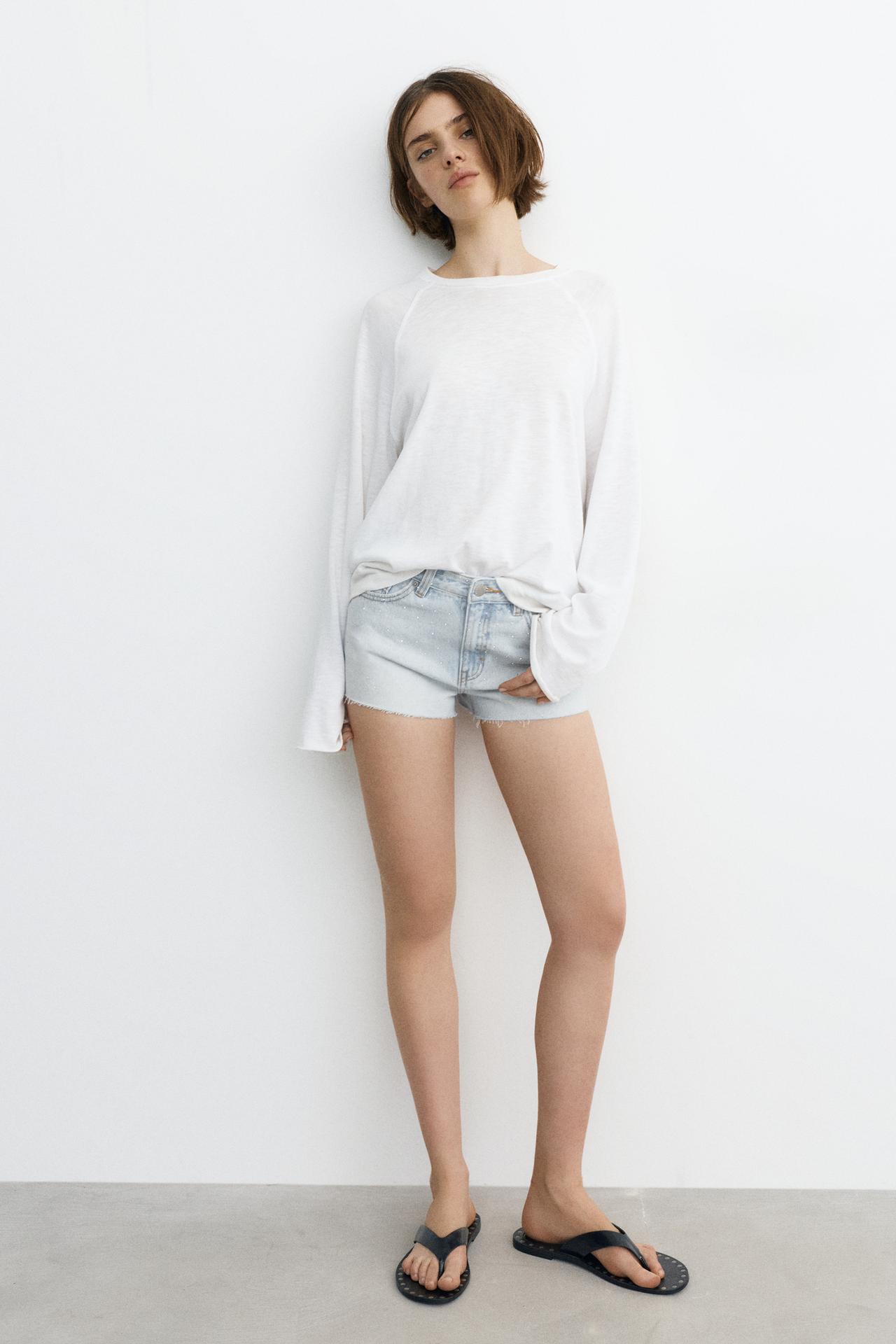 Mid-waist rhinestone denim shorts — Pale blue