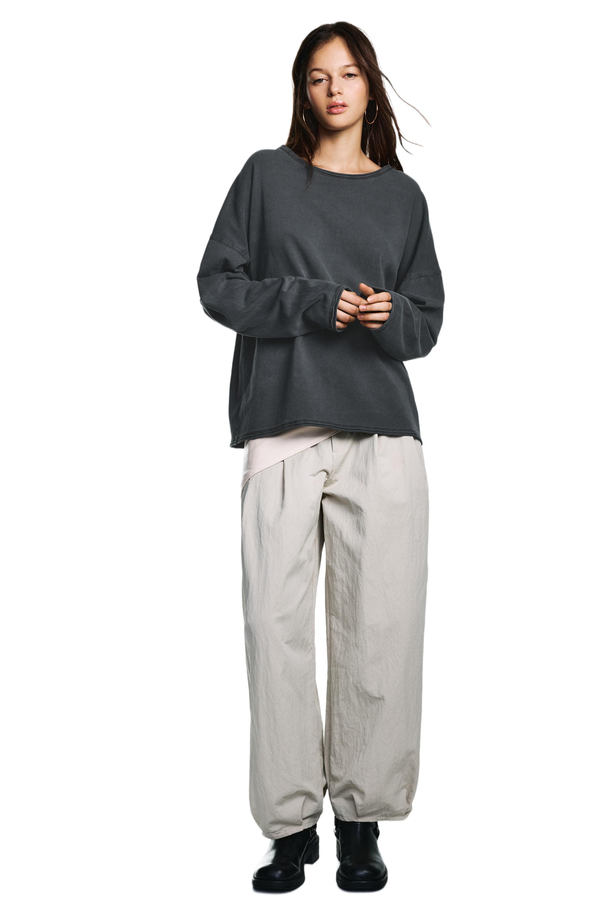 Uzun kollu oversize t-shirt - Görsel 15