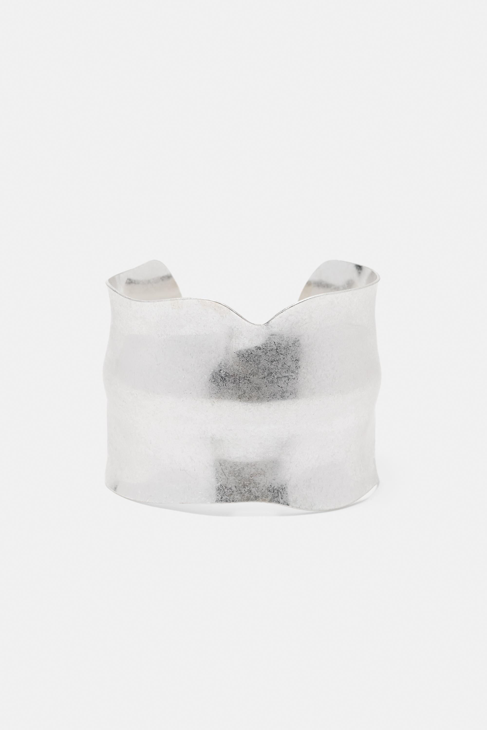 Irregular rigid arm cuff — Silver