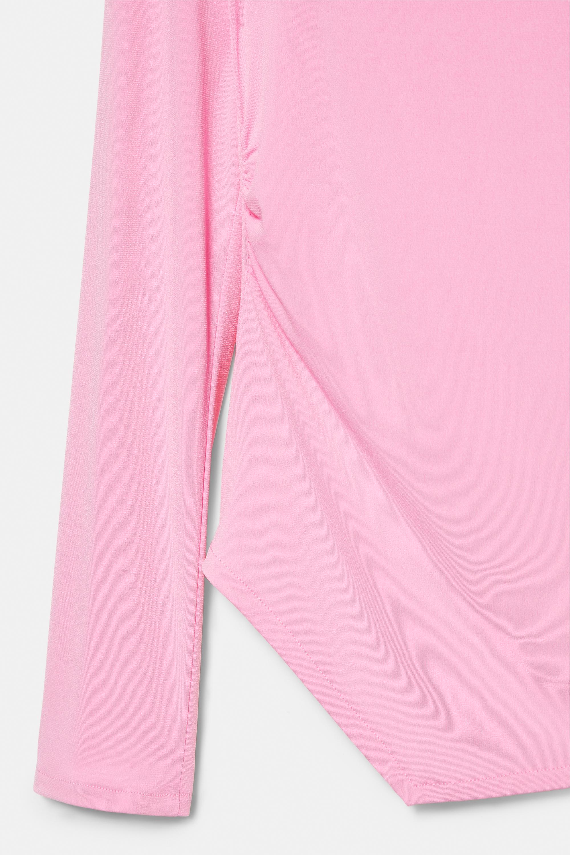 Büzgülü pembe kayık yaka top - Görsel 3