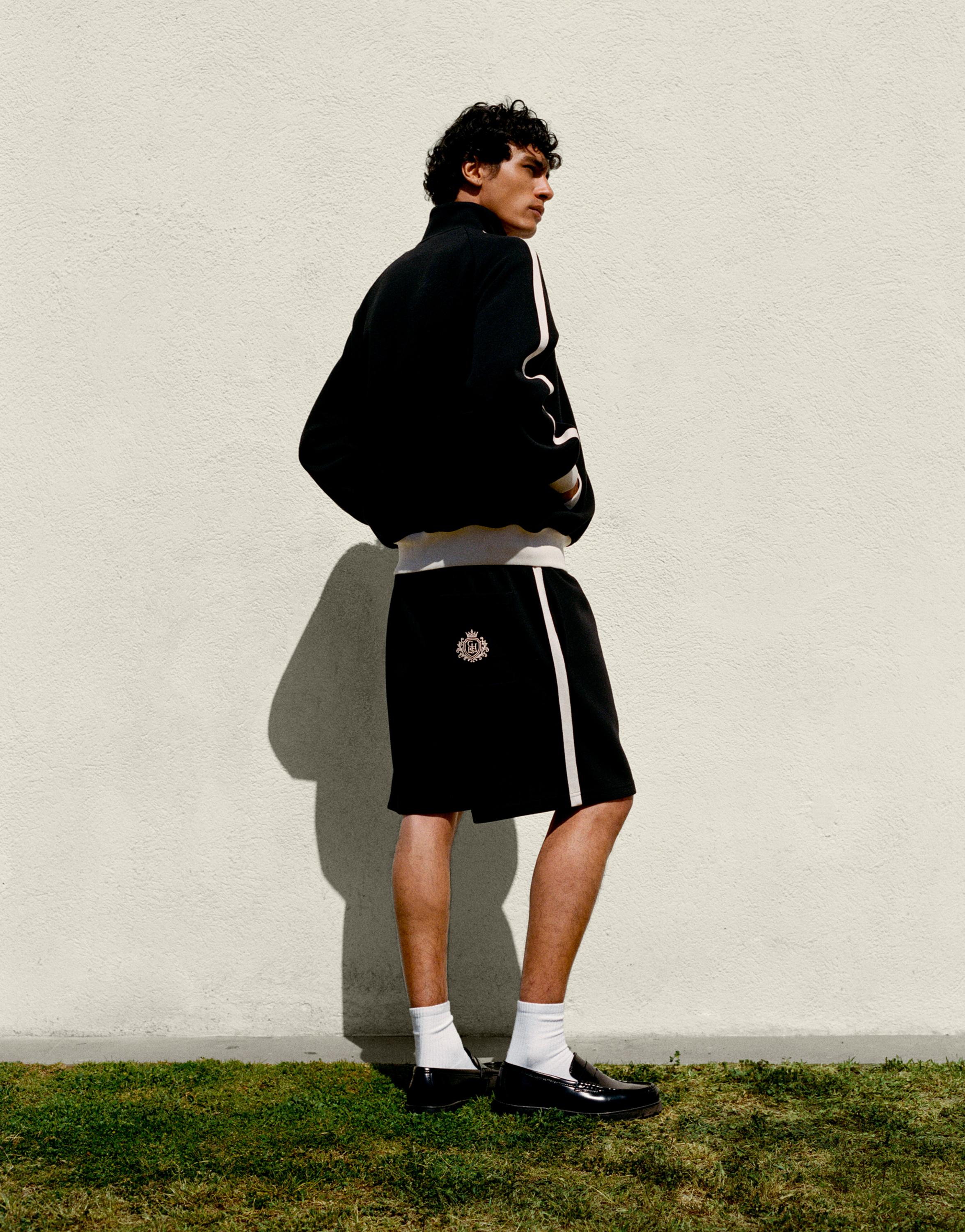 Paneled Bermuda shorts — Black