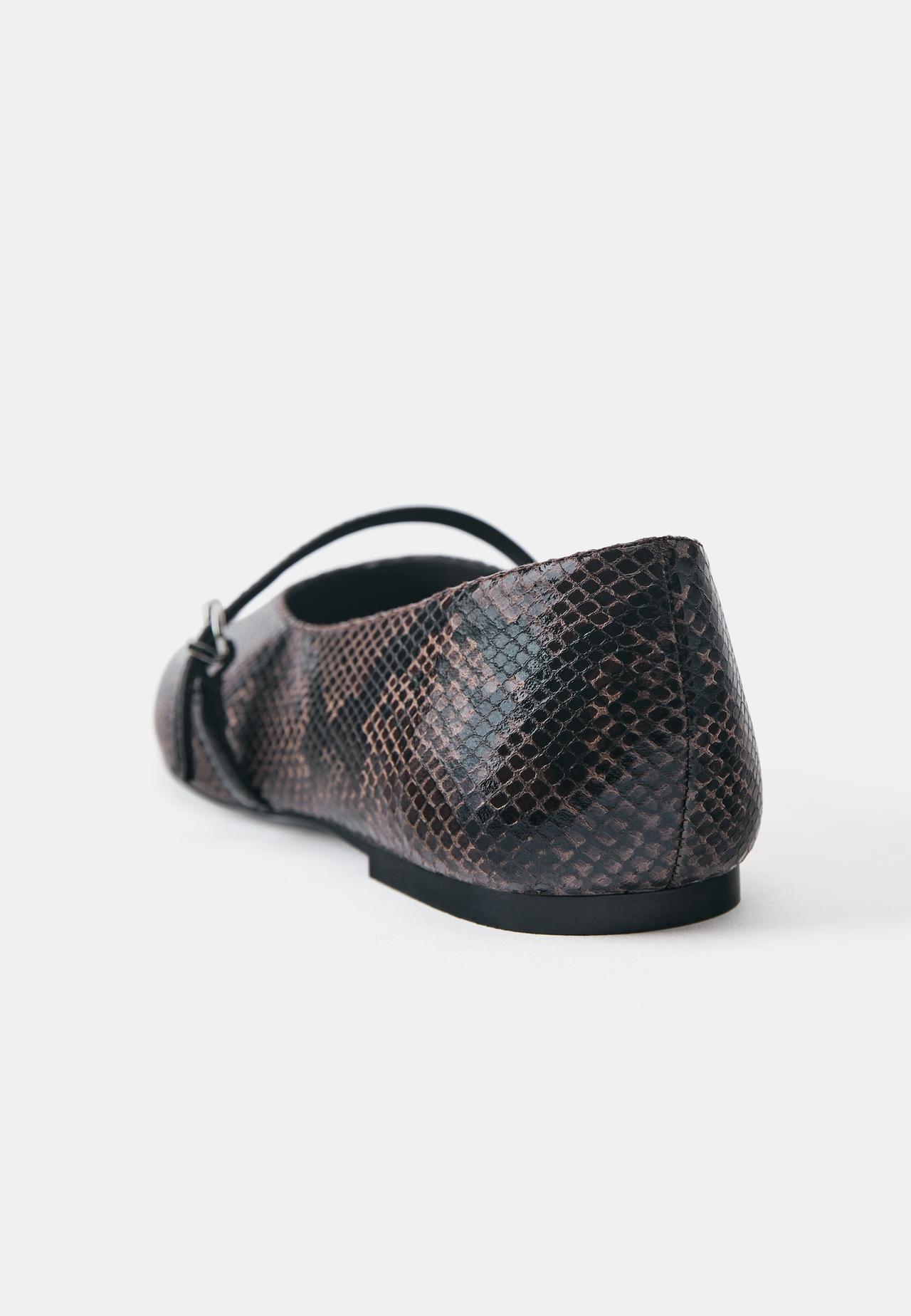 Snakeskin ballet flats — Brown