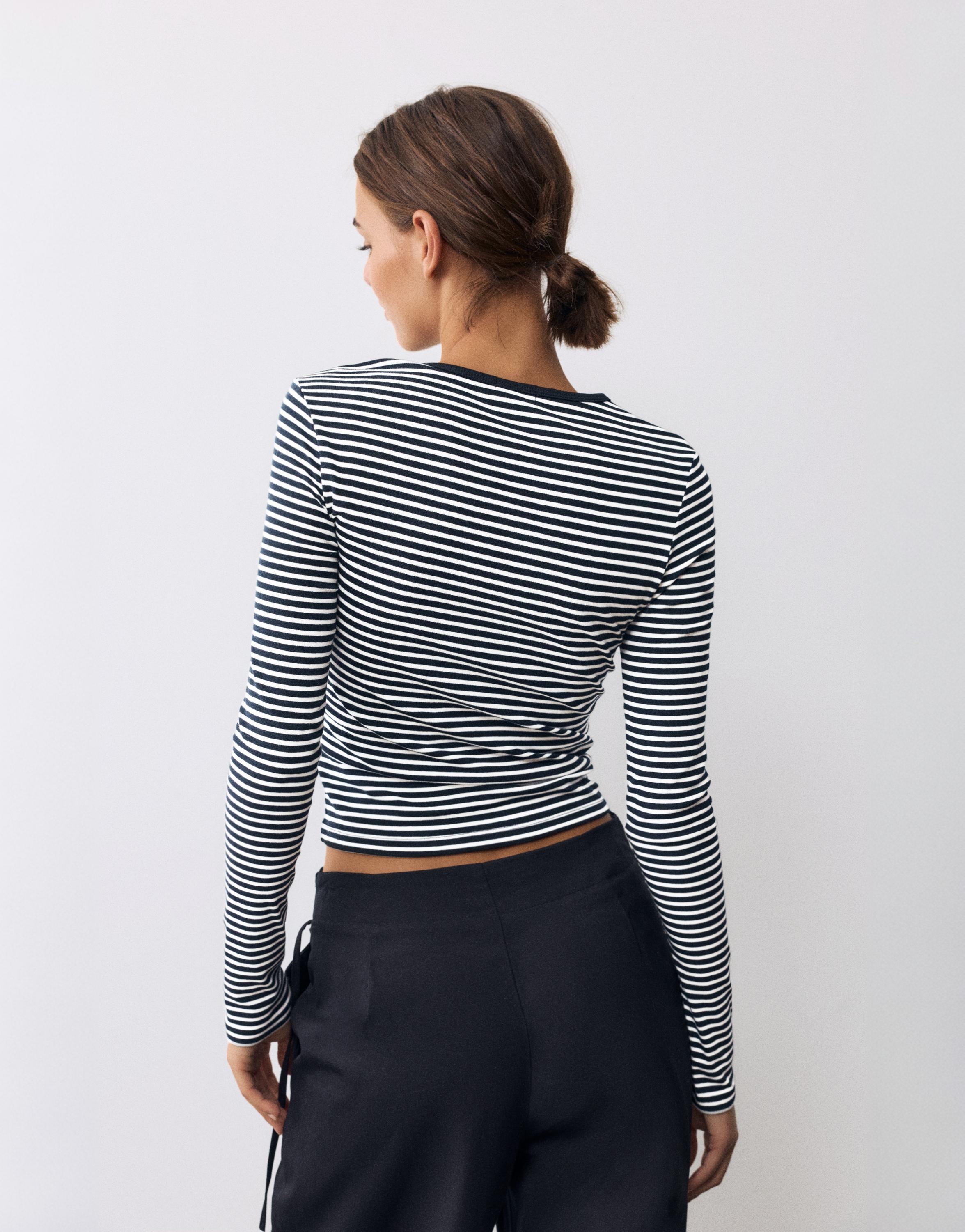 Fitted long sleeve T-shirt — Striped