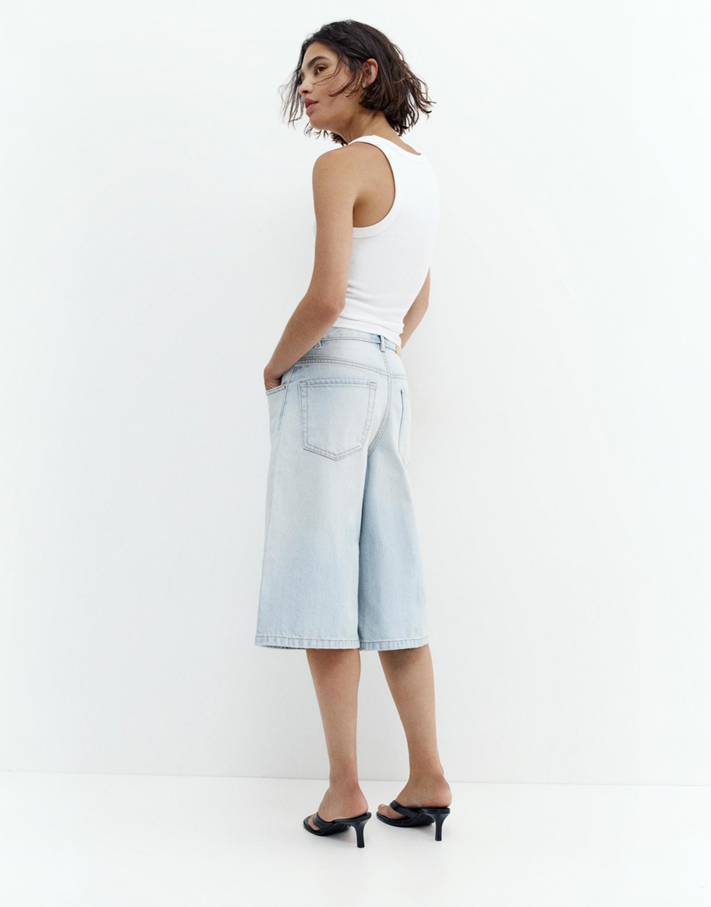 Low-rise denim jorts — Faded blue