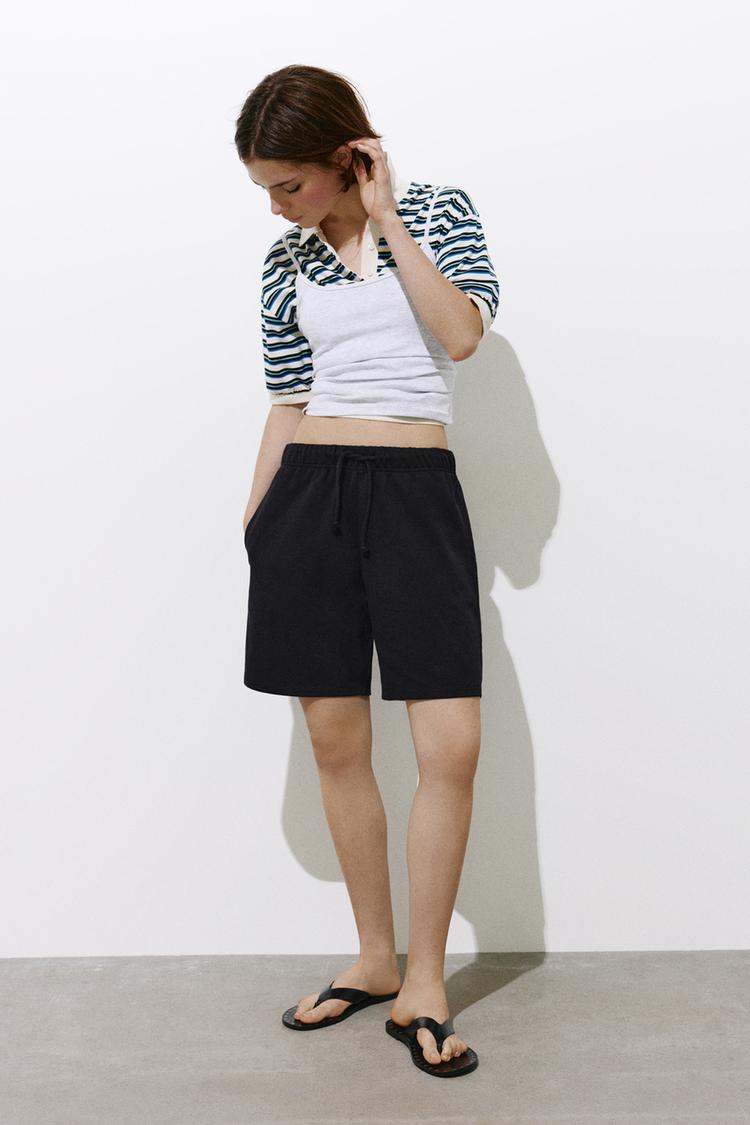 Bermuda shorts with elasticated waistband — Black