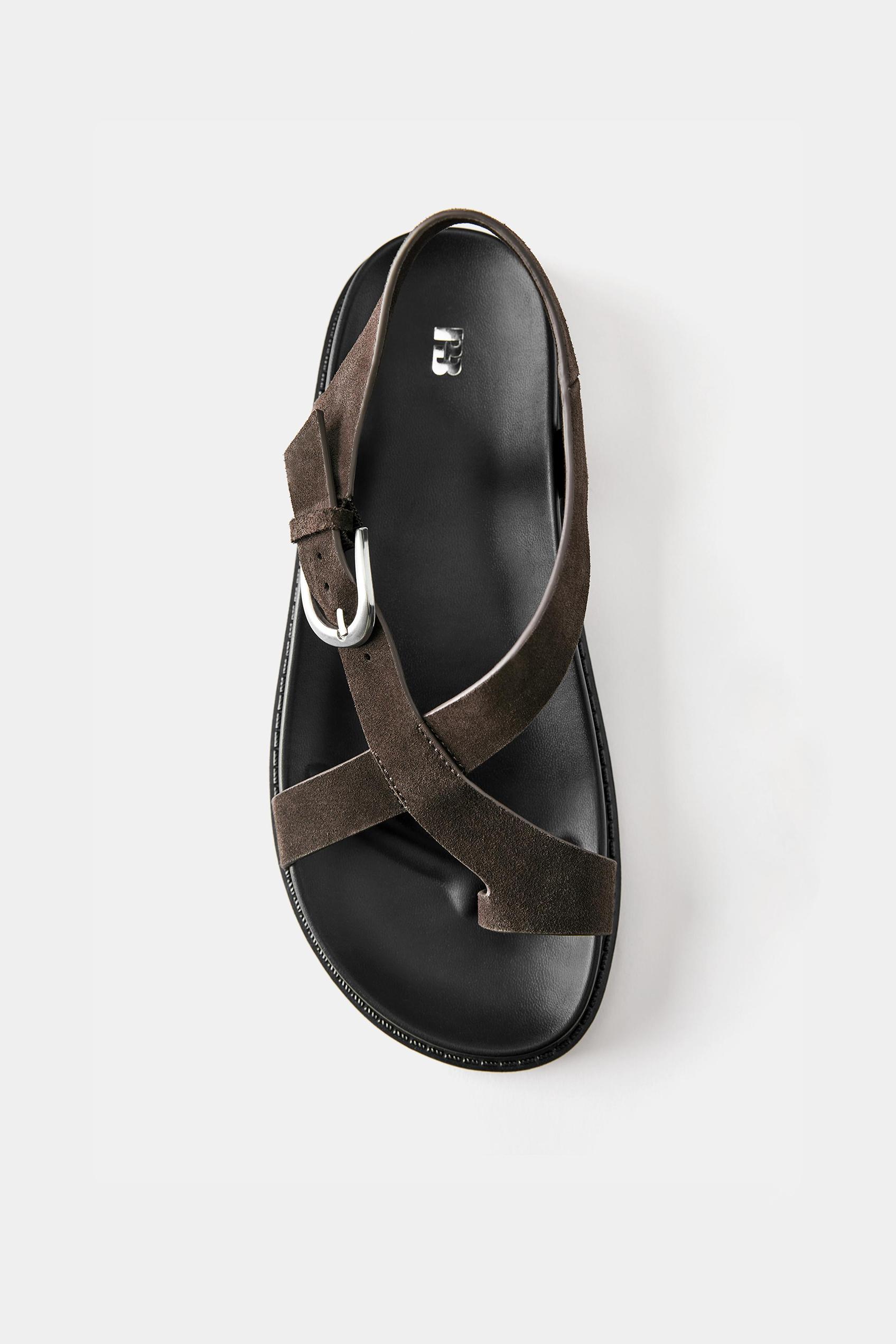Flat leather sandals — Brown