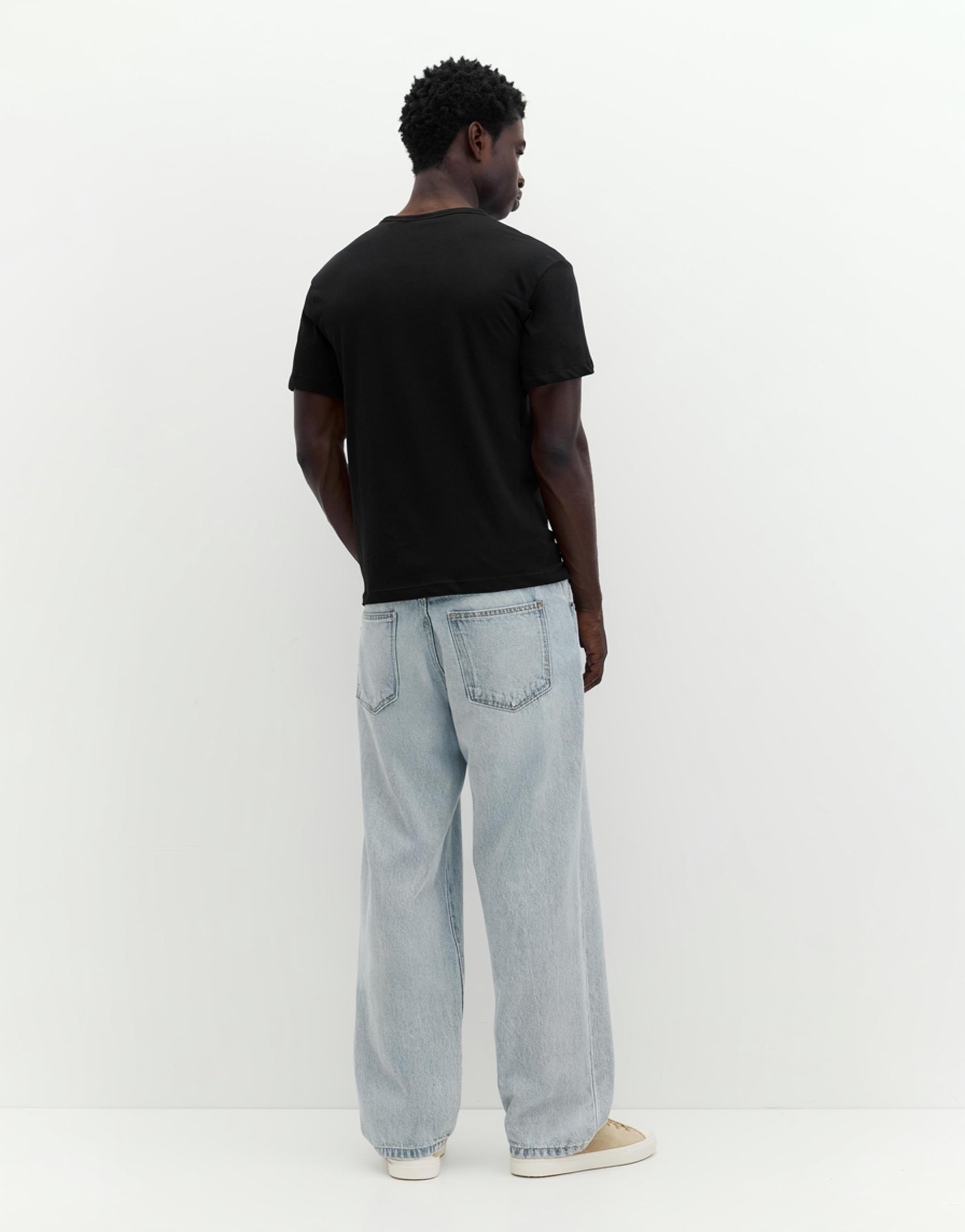 Slim fit basic T-shirt — Black