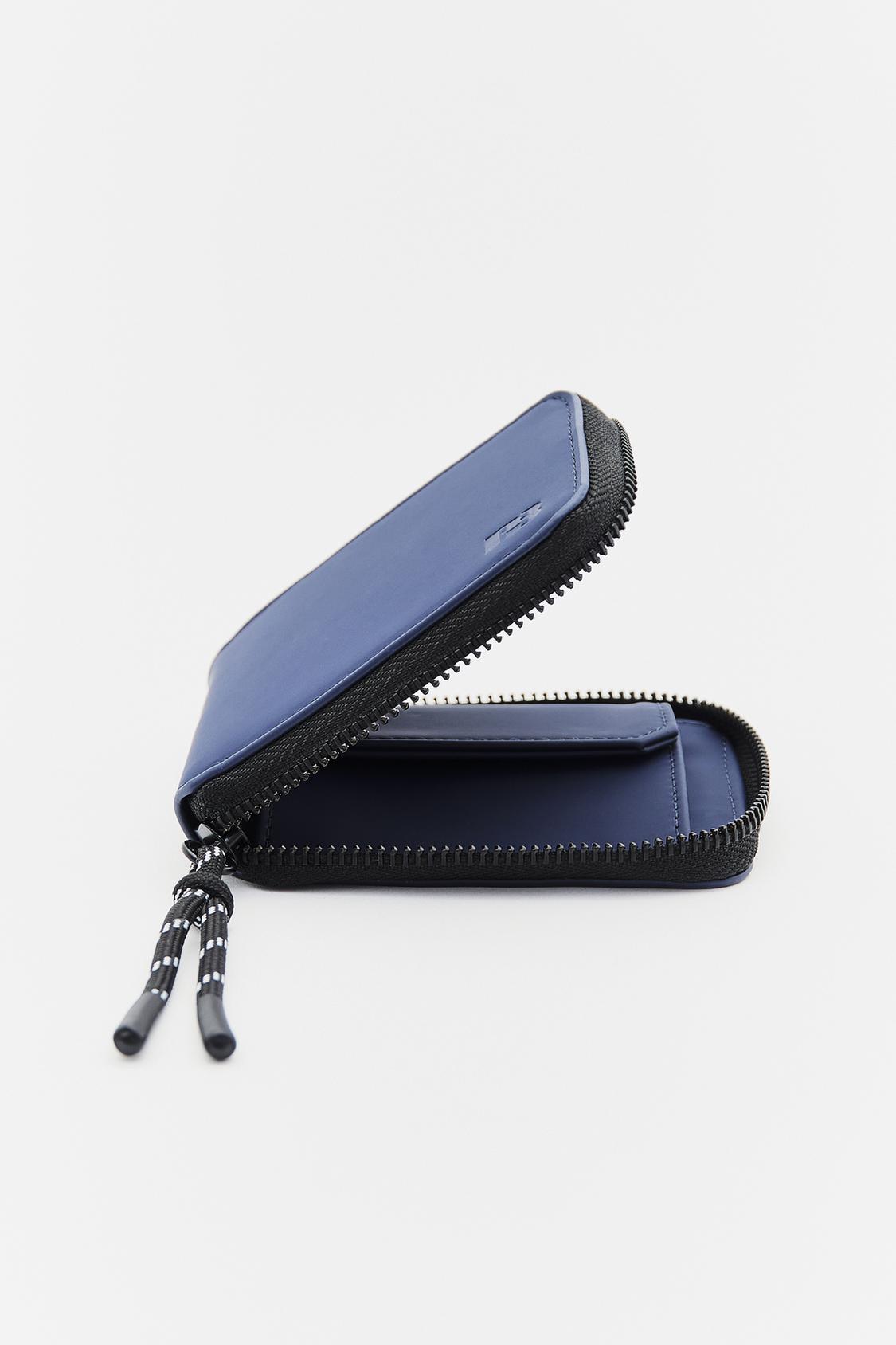 Rubberized wallet with zipper - pull&bear 