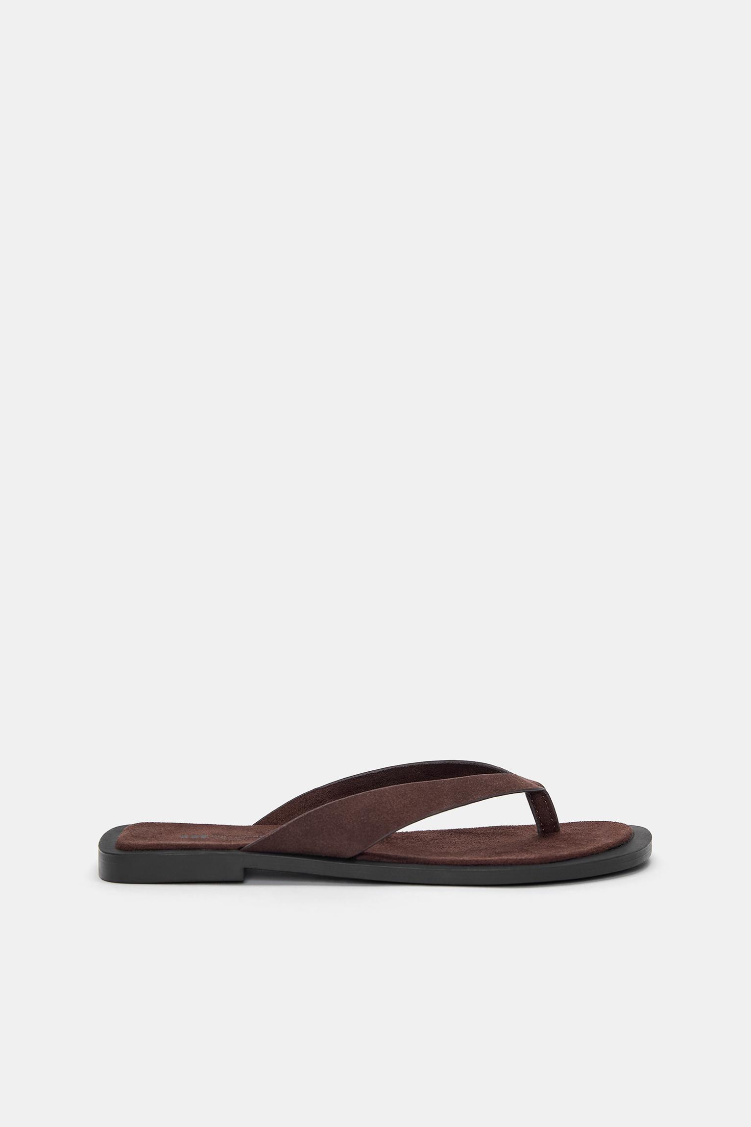 Flat leather sandals — Brown