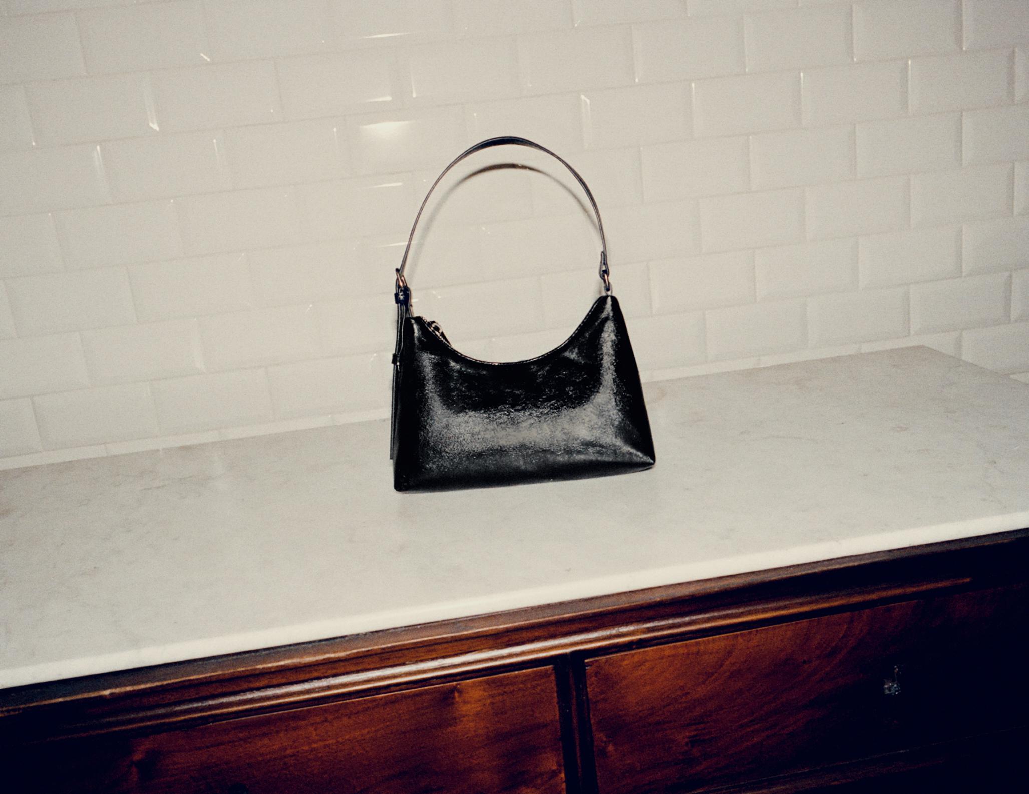 Casual shoulder bag — Black