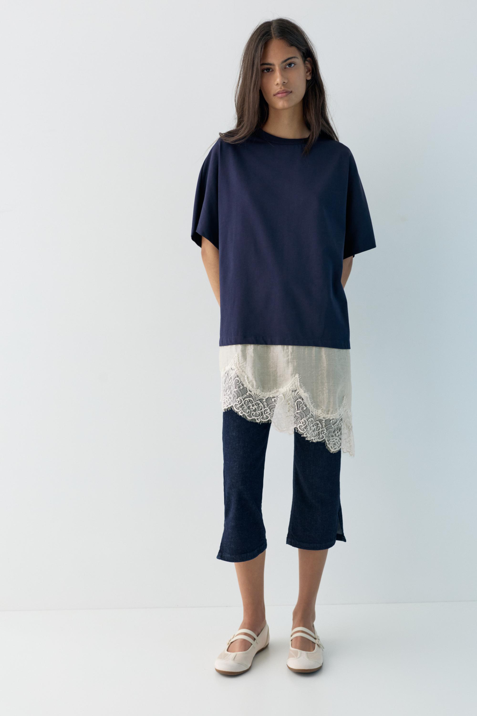 Contrast T-shirt with lace hem — Navy