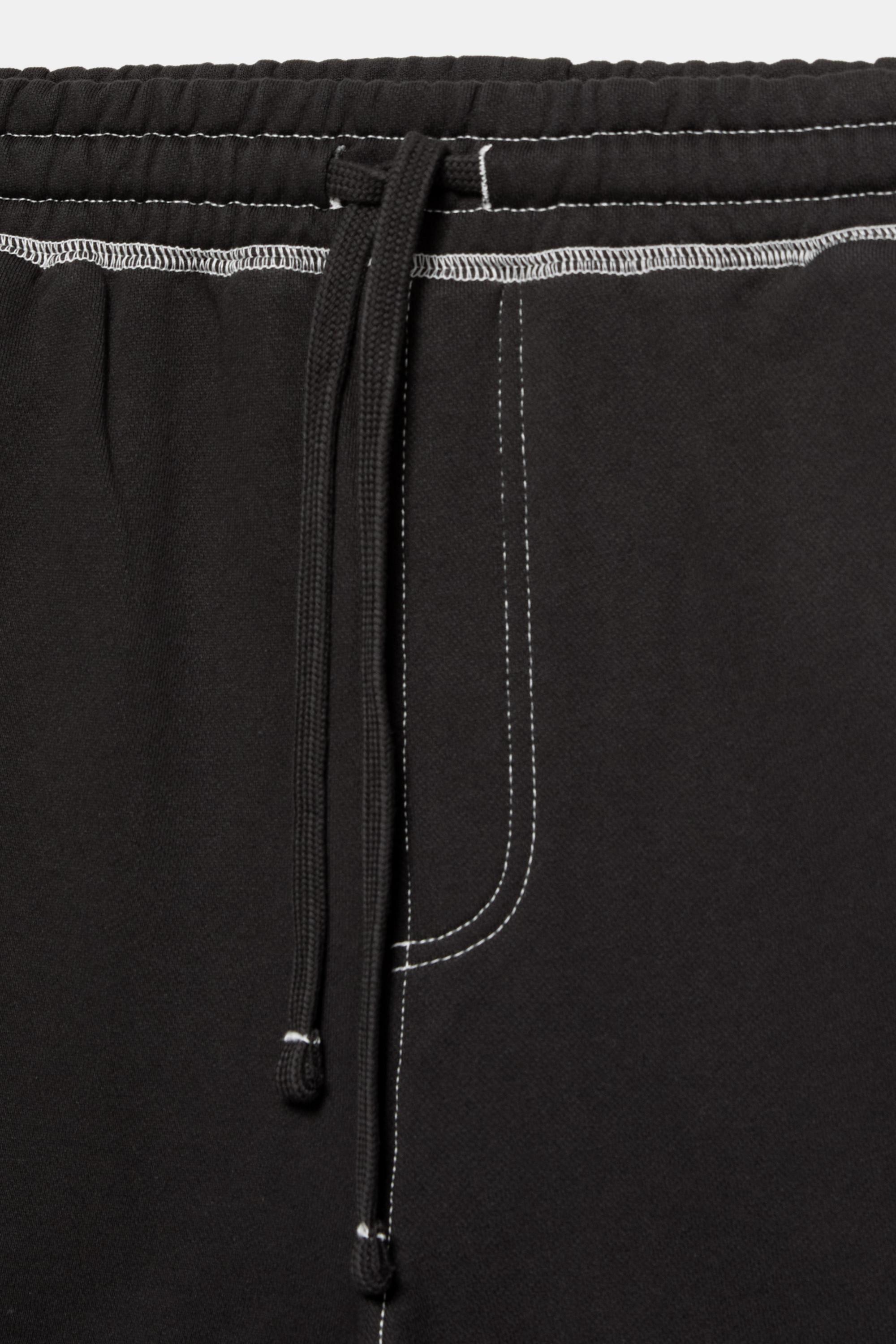 STWD jogger Bermuda shorts with seams — Black