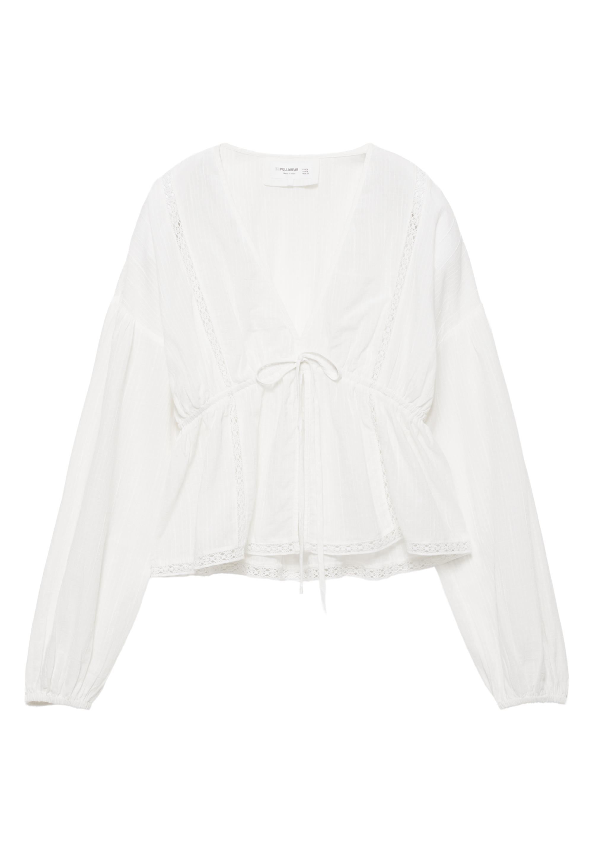 Beyaz nakışlı bluz