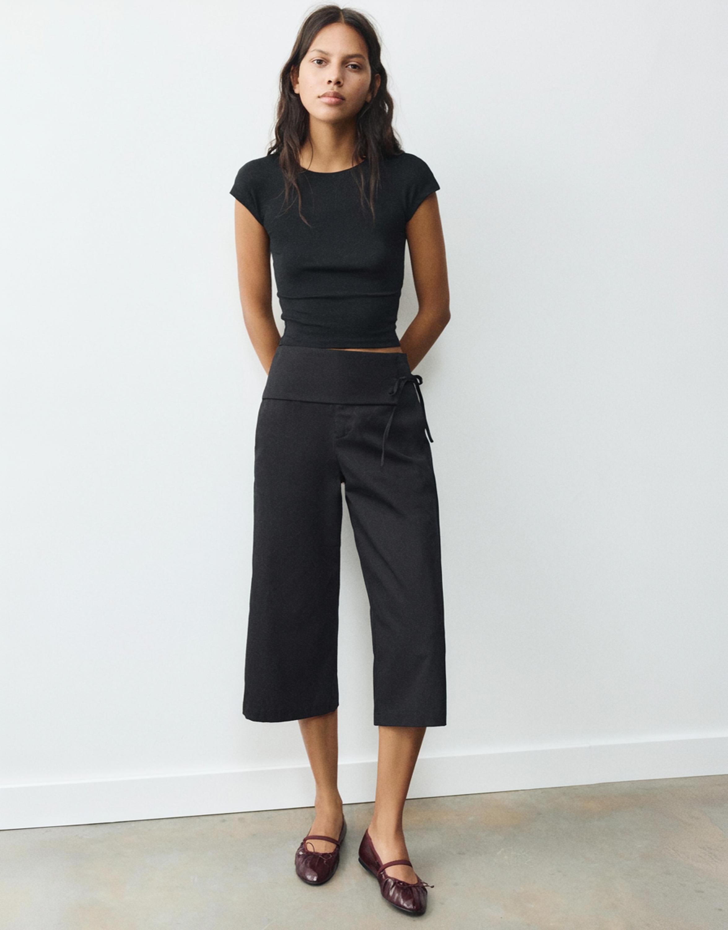 Fitted short sleeve T-shirt — Black