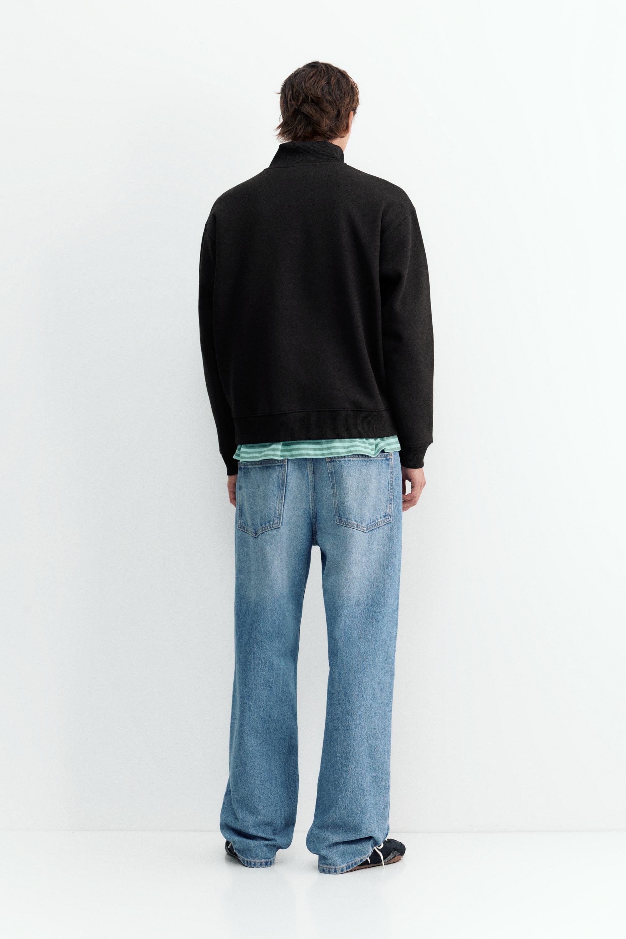 Quarter-zip sweatshirt — Black