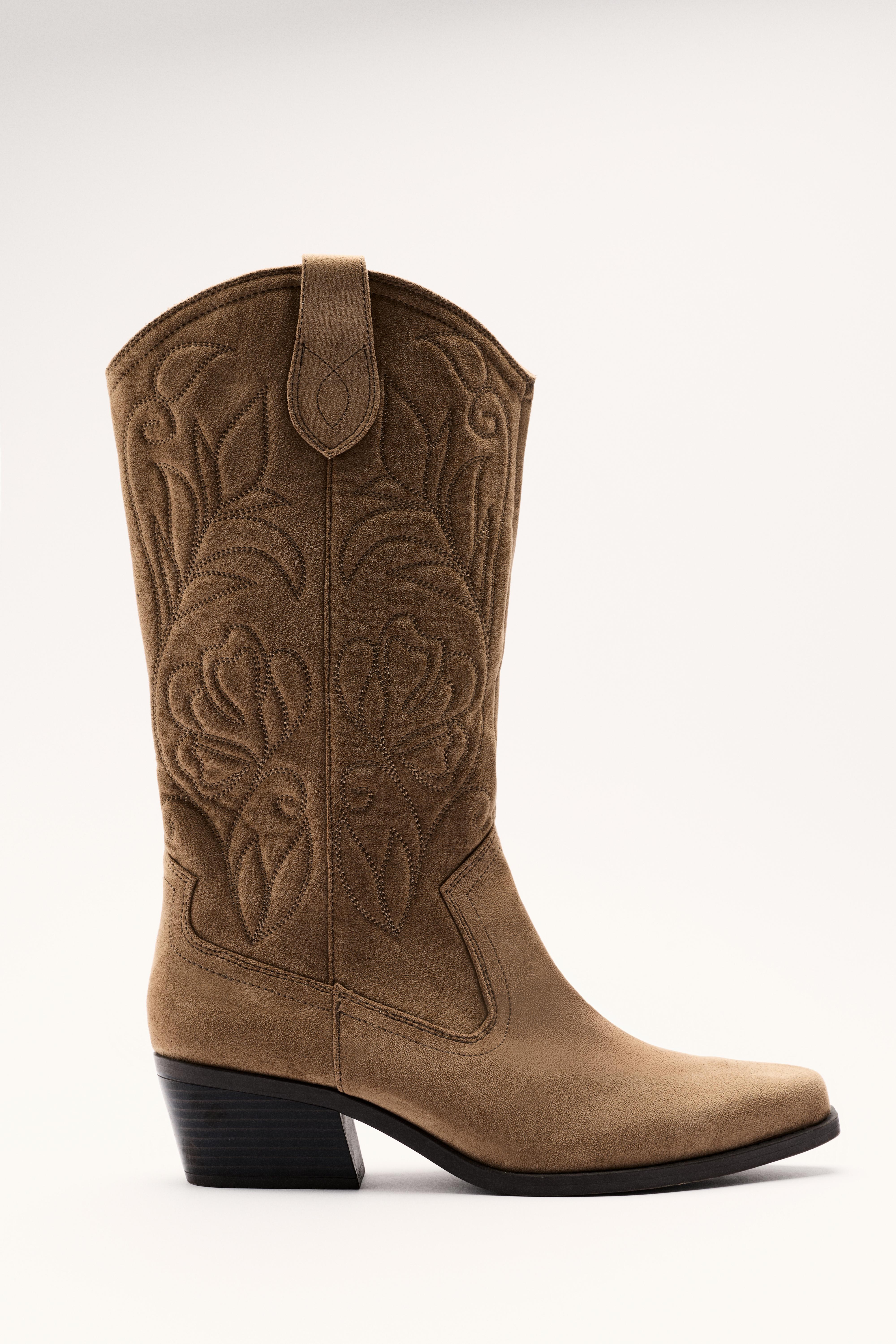 cowboy boots — Brown