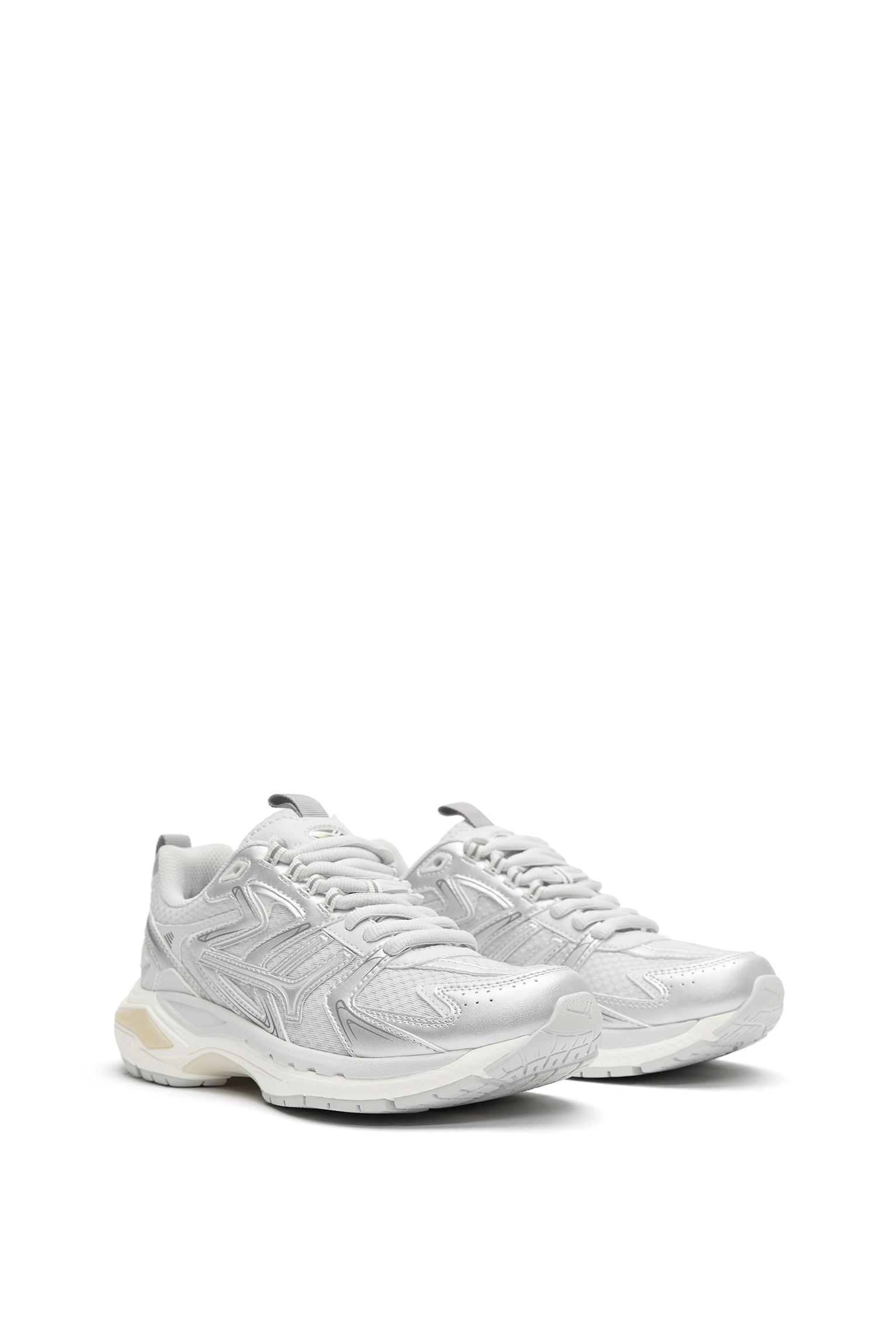 Often 02 trainers — Silver