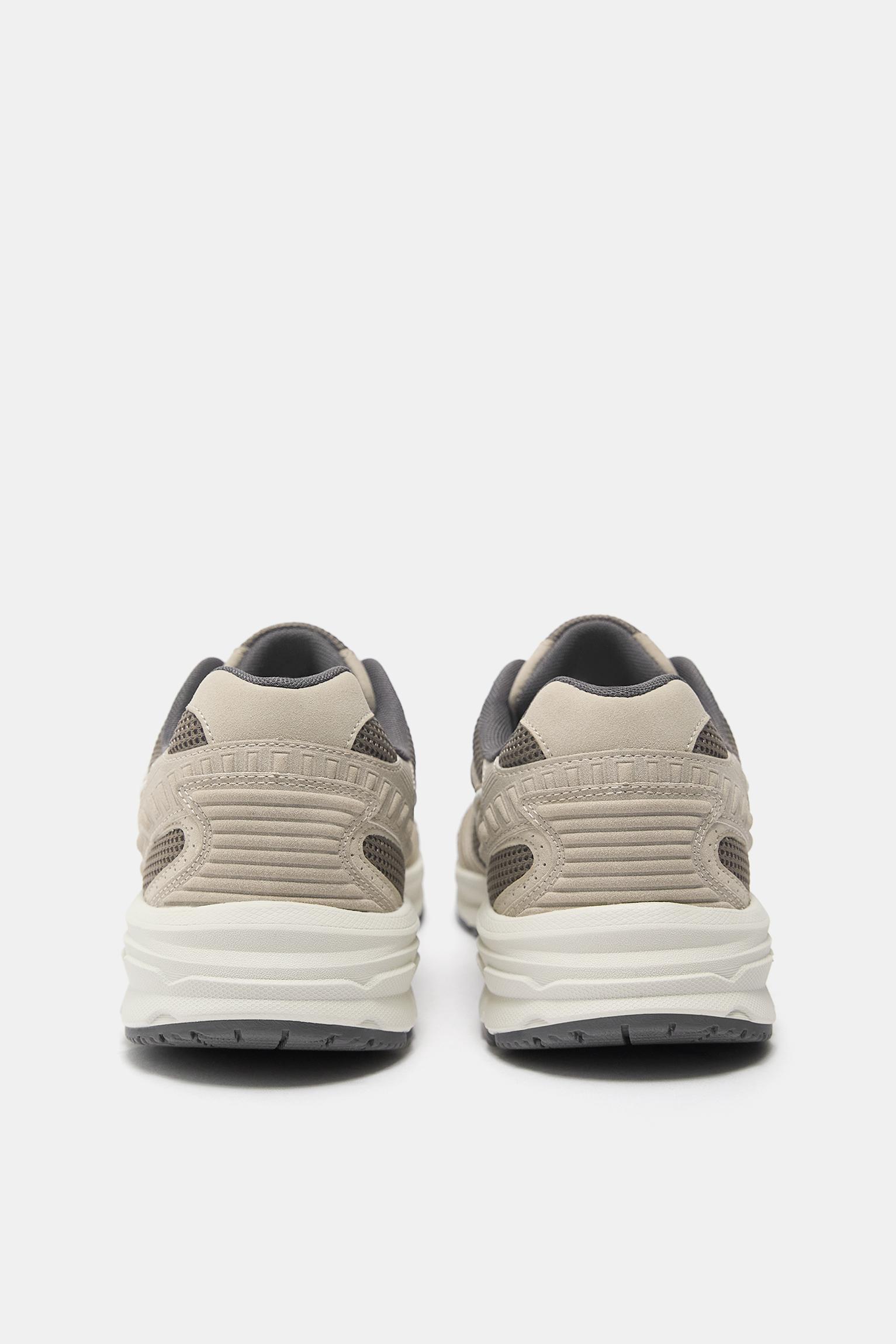 Multi-piece trainers — Brown