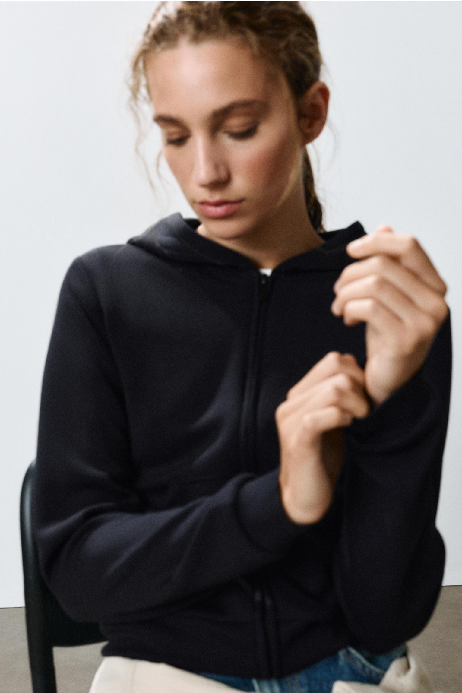 Zip-up hooded sweatshirt — Black