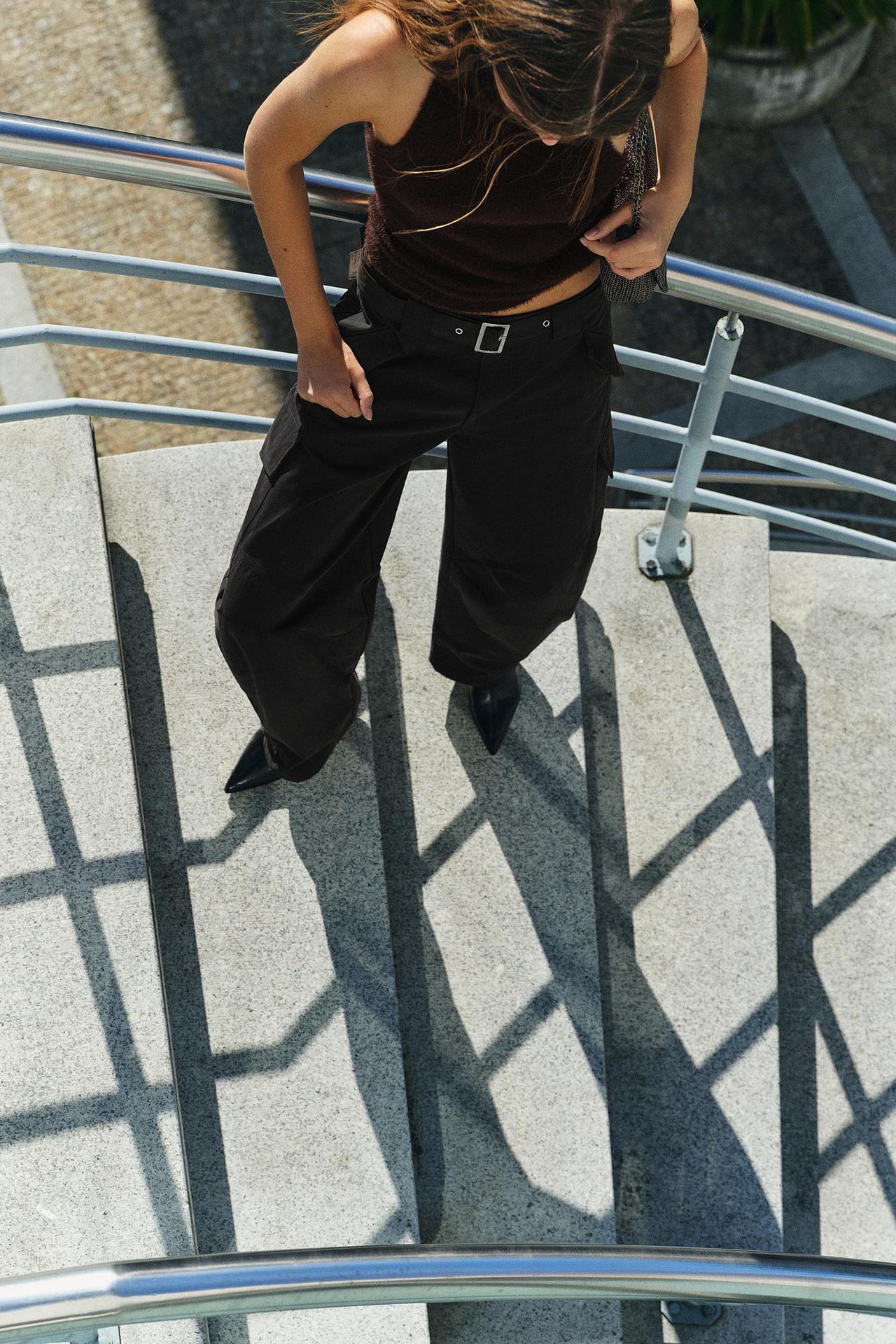 Barrel cargo trousers — Faded black
