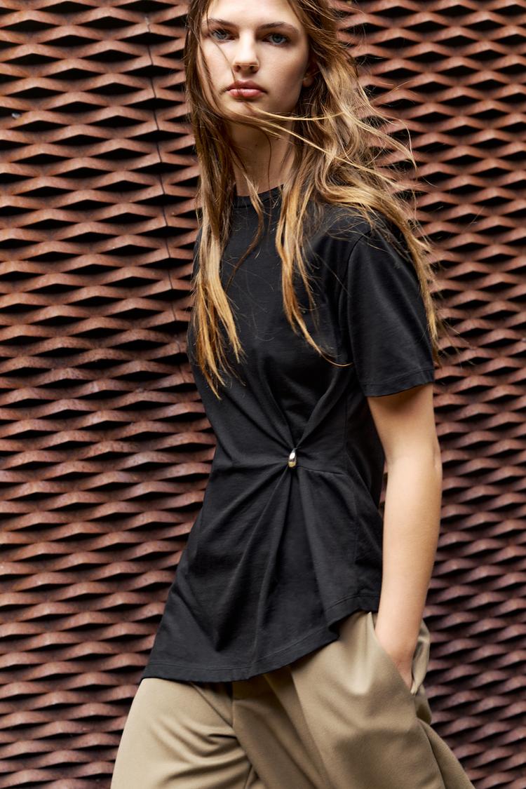 Asymmetric T-shirt with appliqué — Black