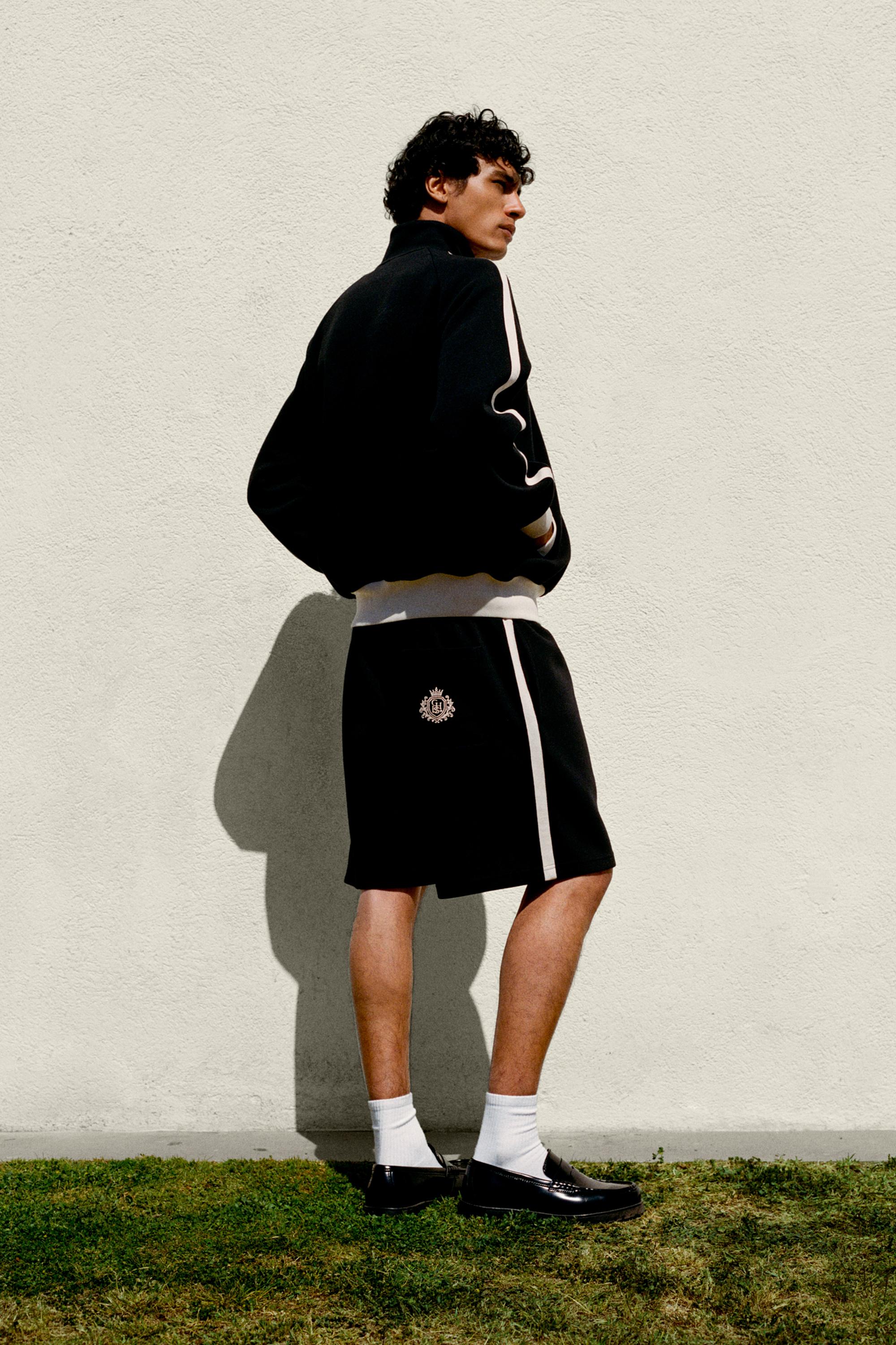 Paneled Bermuda shorts — Black