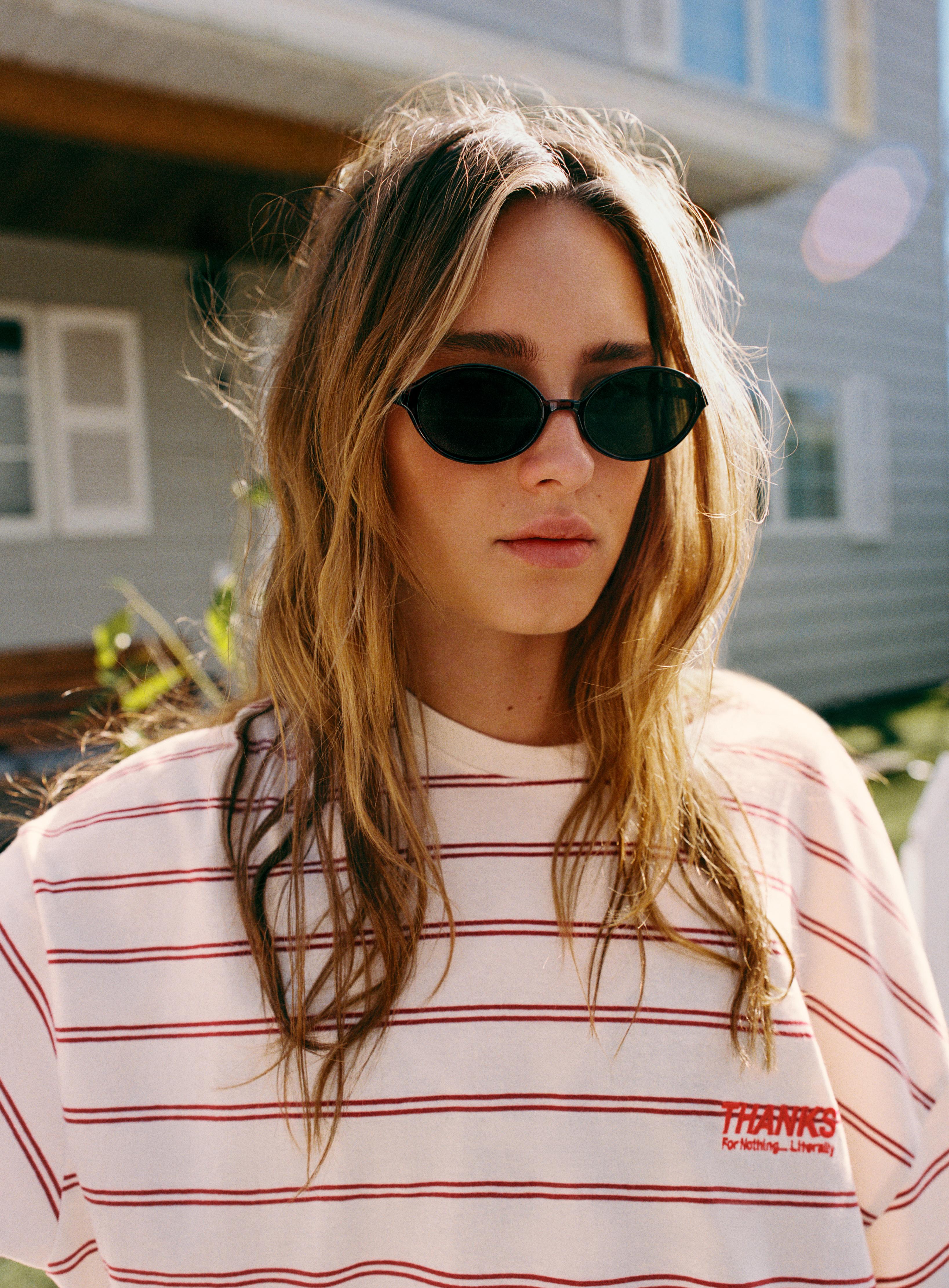 Resin oval sunglasses — Brown