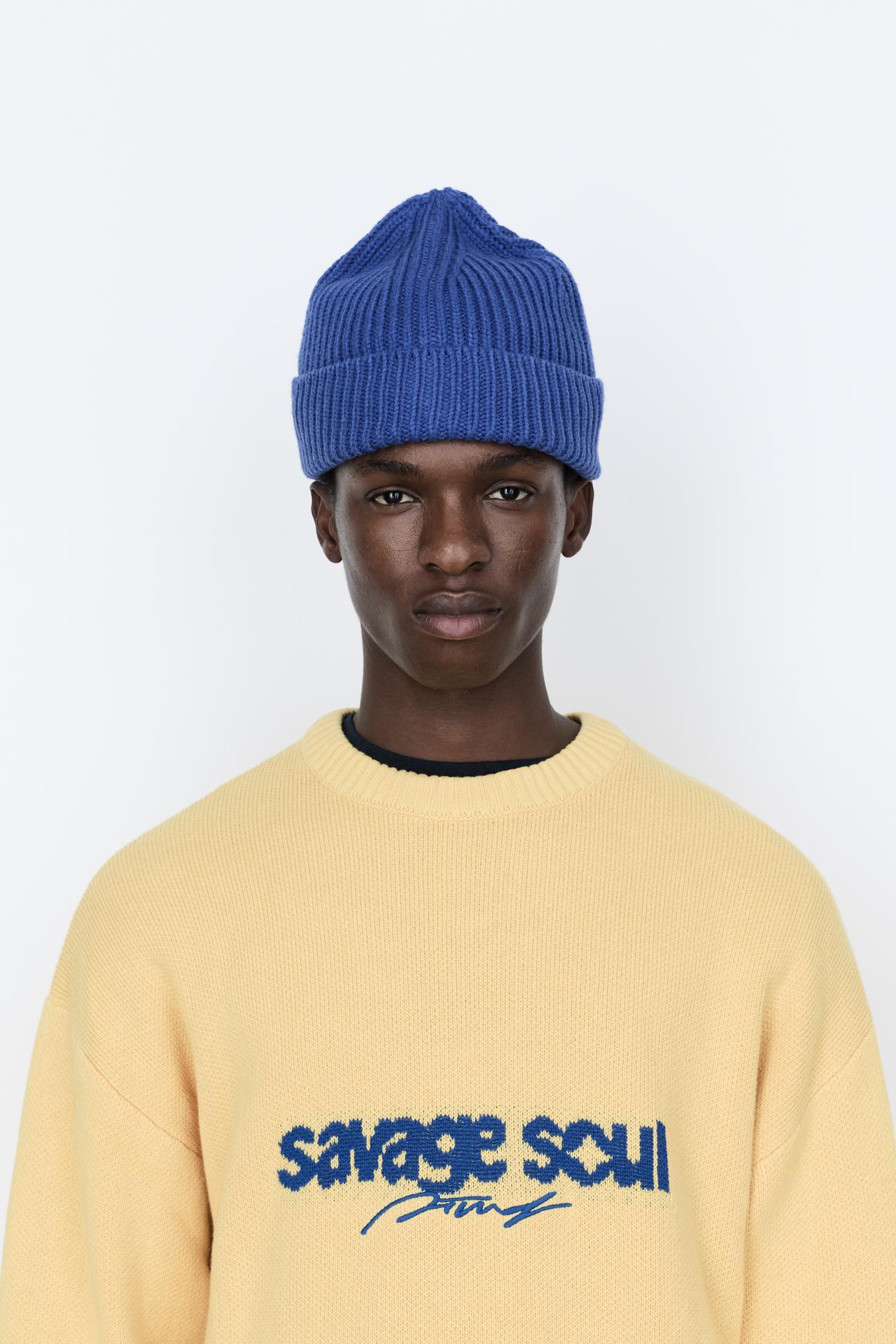 Chunky knit beanie — Deep blue