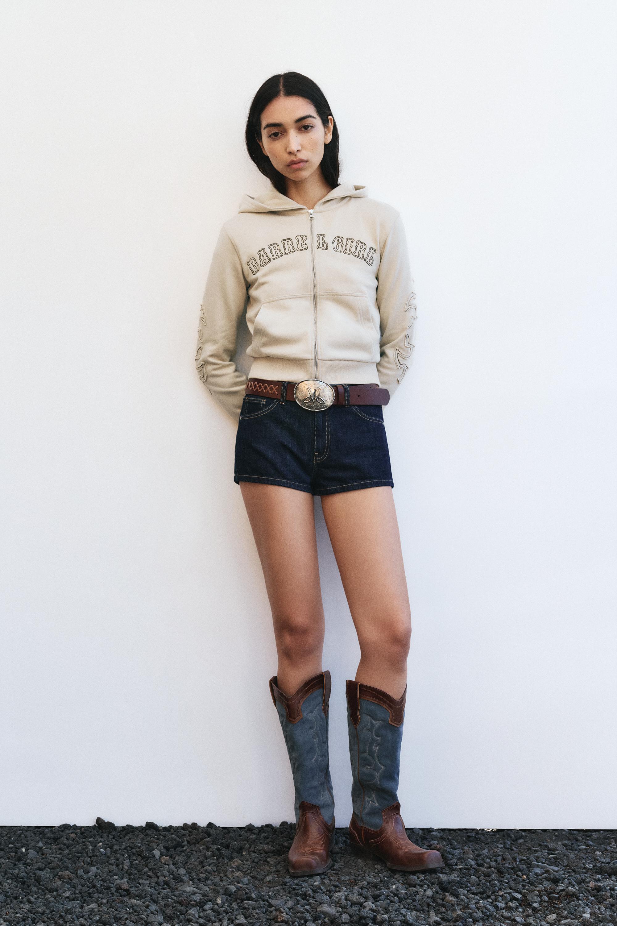 Montserrat Messeguer hoodie with zipper — Sand